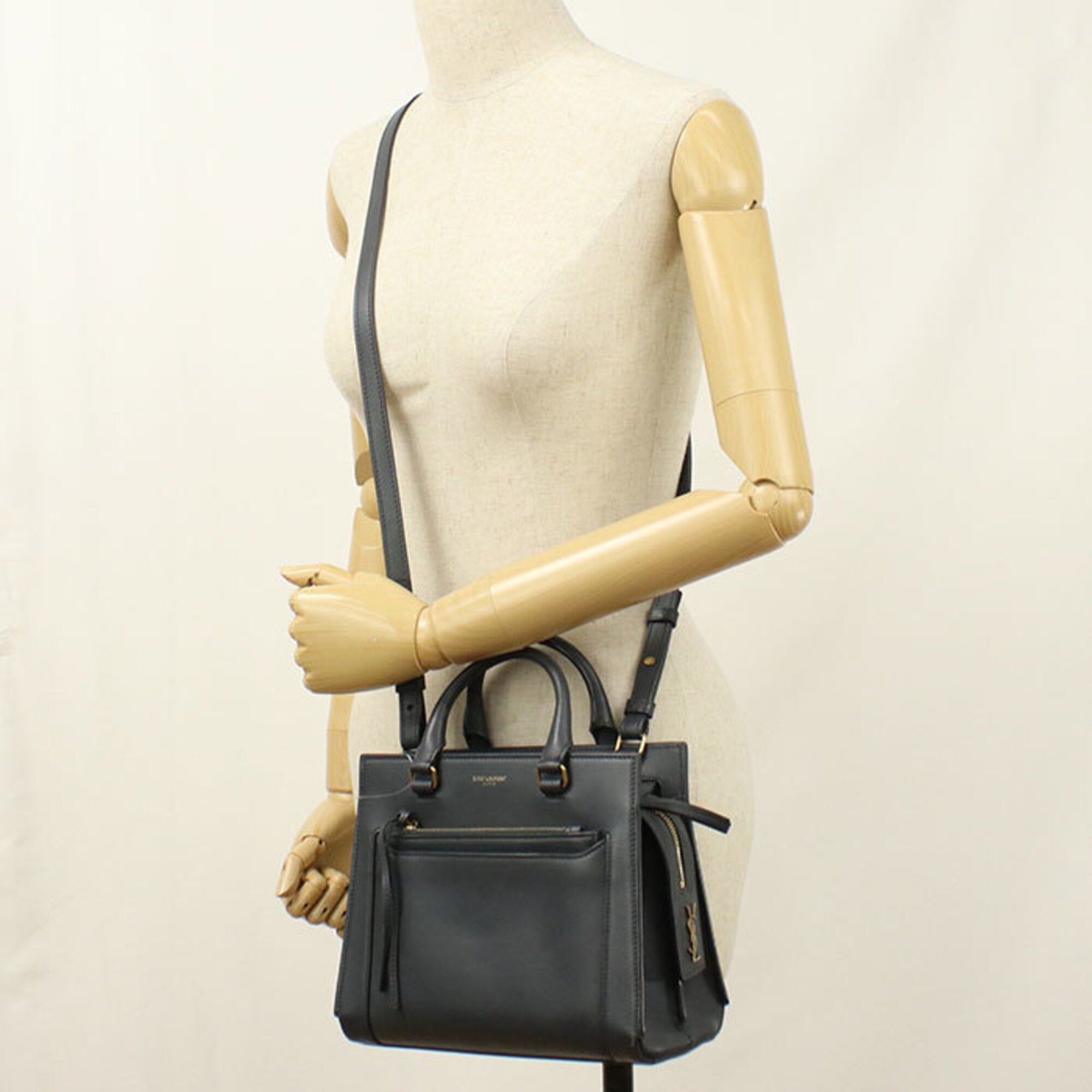 Saint Laurent Gray Leather Handbag (Pre-Owned)