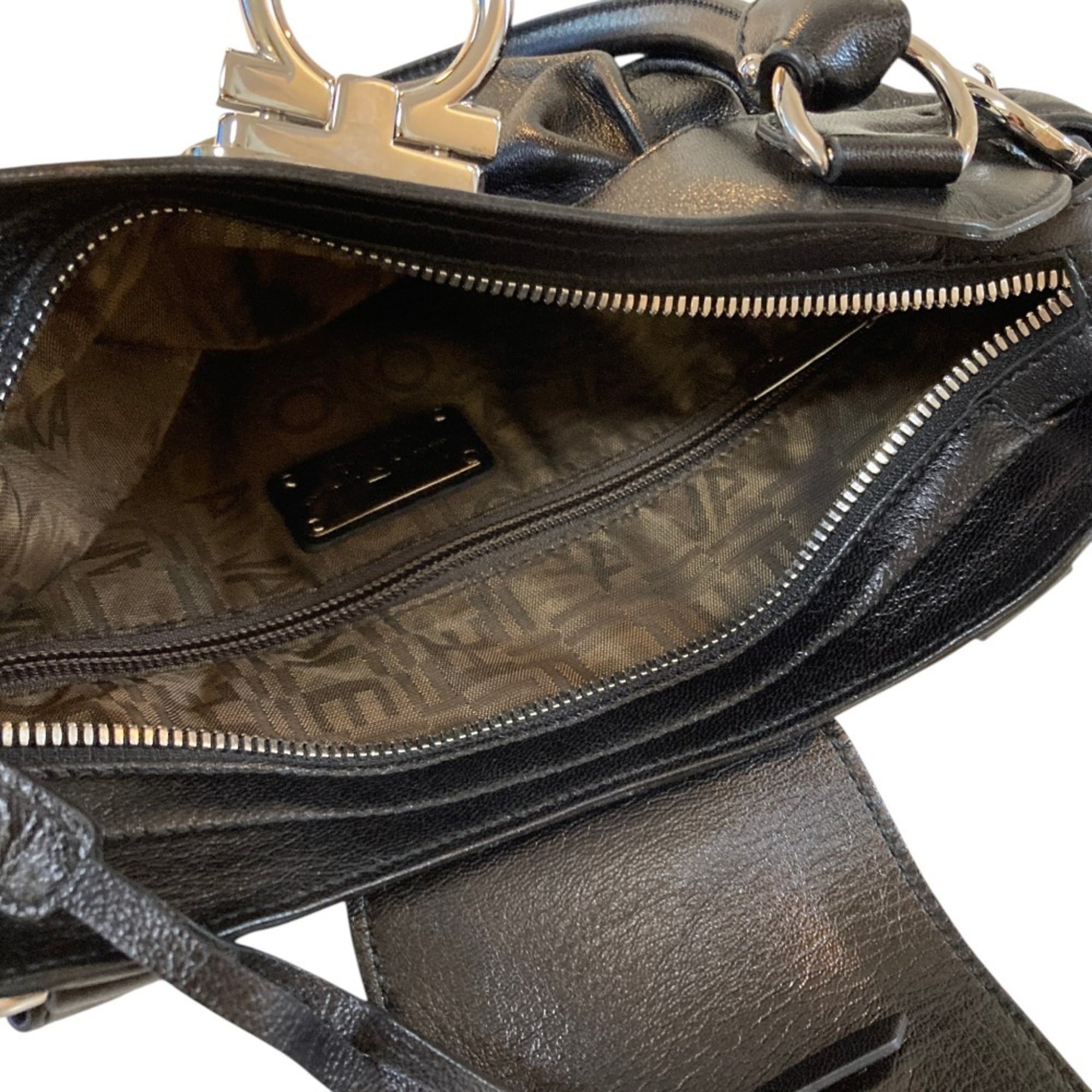 Salvatore Ferragamo Black Leather Handbag (Pre-Owned)