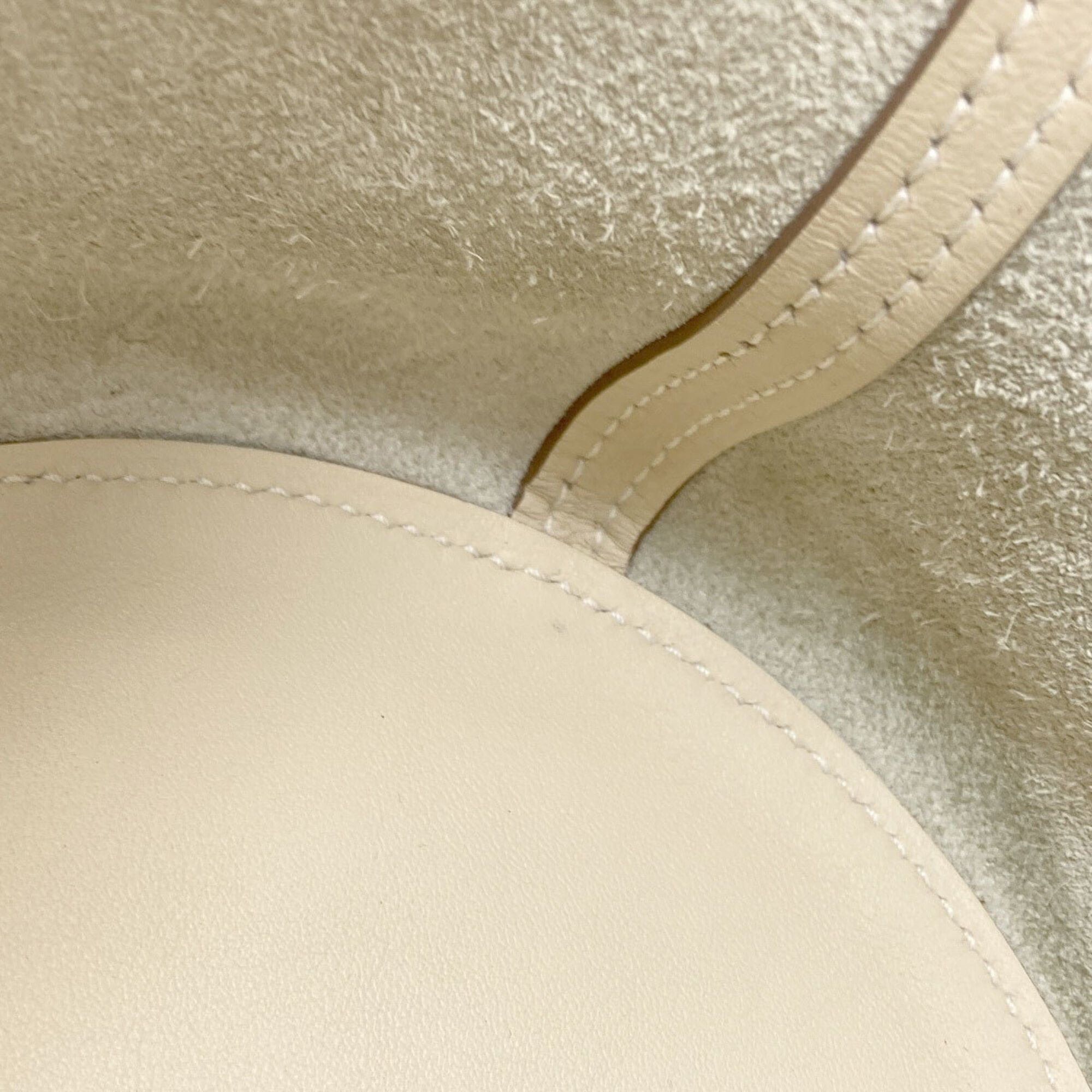 Hermes Cream Taurillon Clemence Leather Handbag (Pre-Owned)
