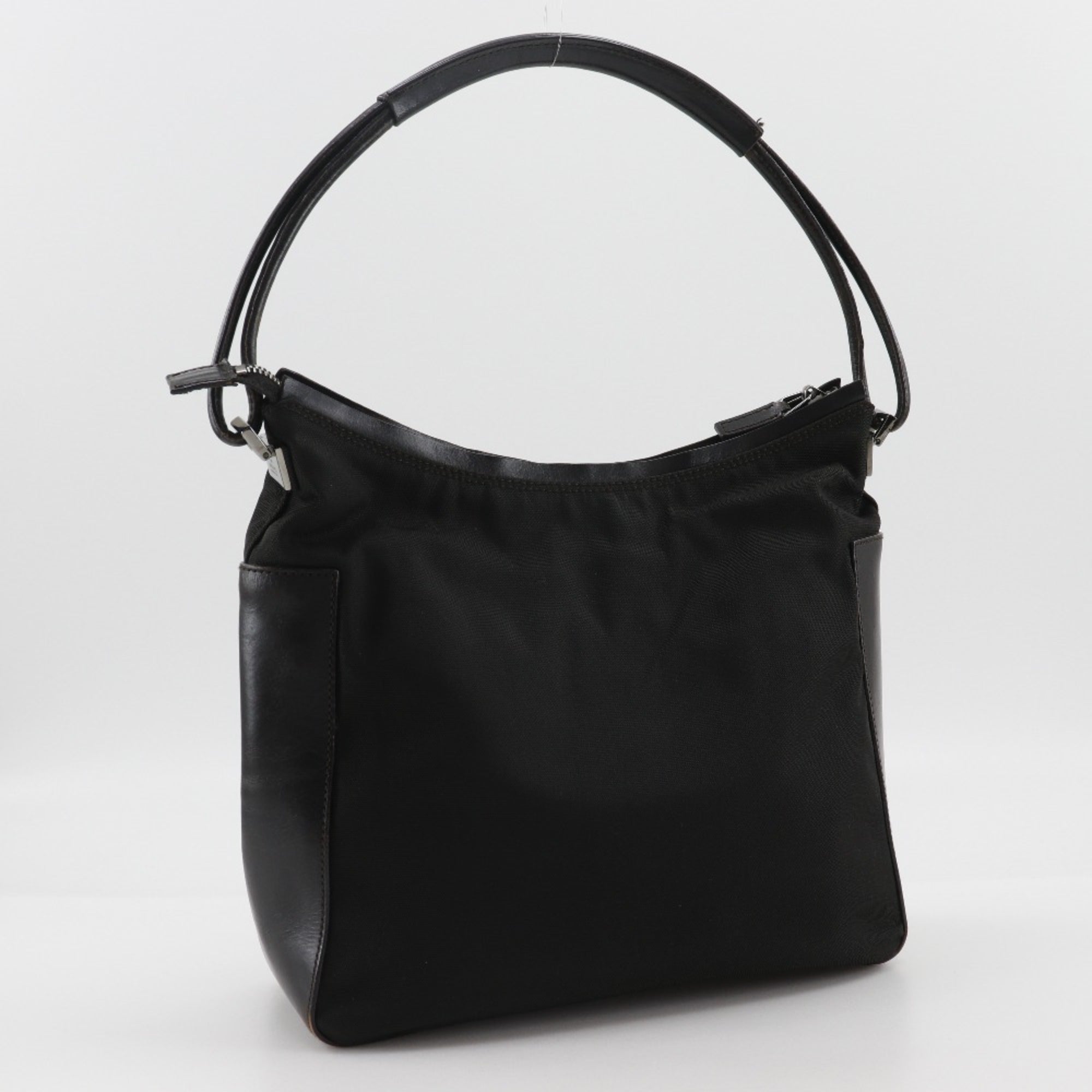 Gucci Black Nylon Canvas Shoulder Bag (Pre-Owned)