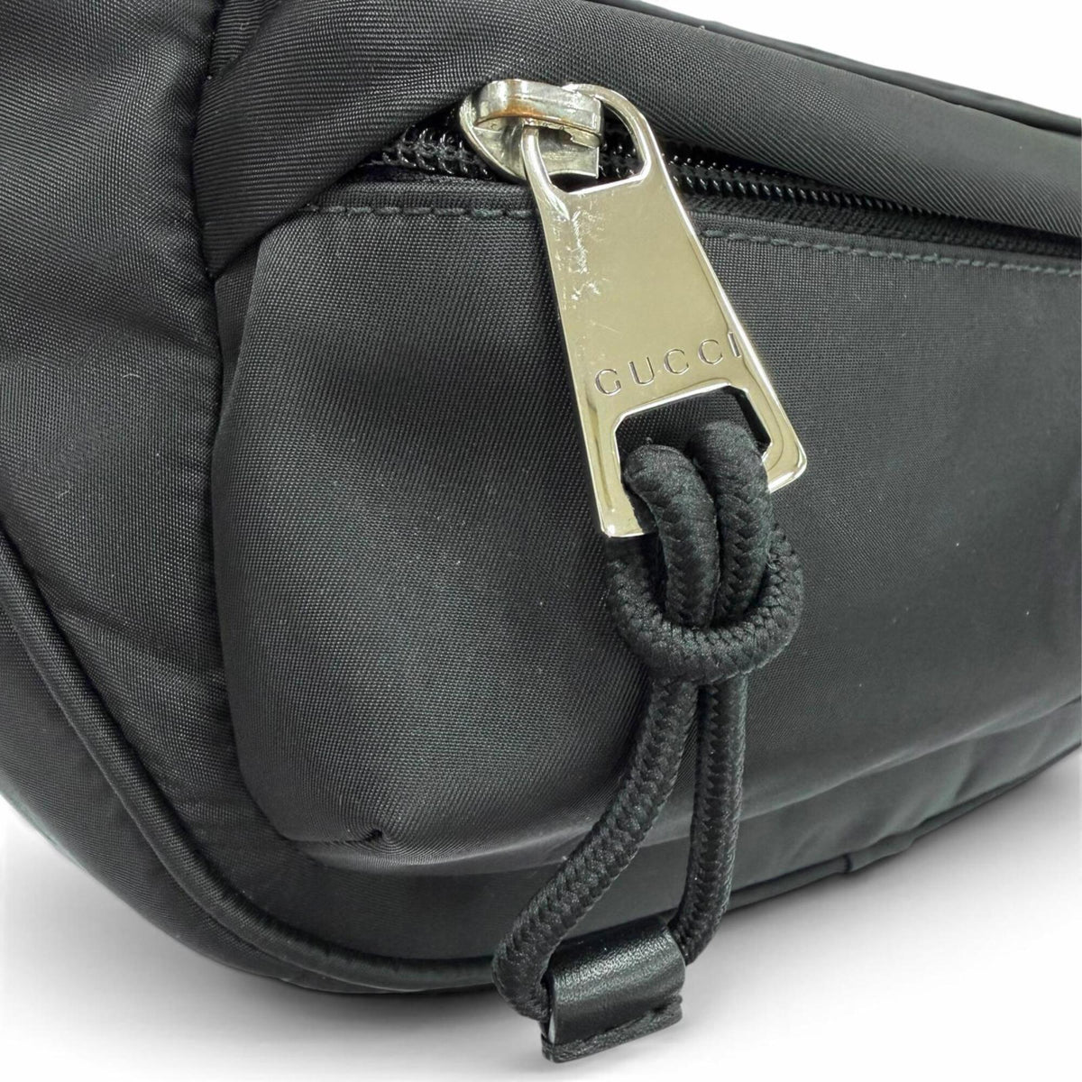 Gucci Black Nylon Leather Shoulder Bag Sling Bag (Pre-Owned)