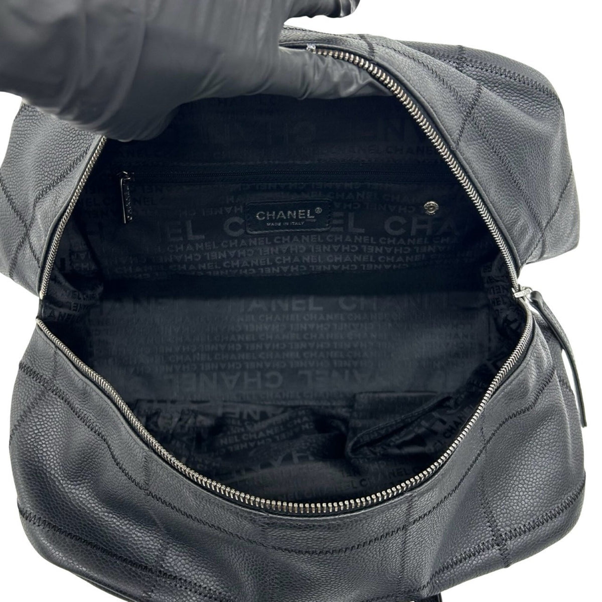 Chanel Black Grained Calfskin Tote Bag (Pre-Owned)