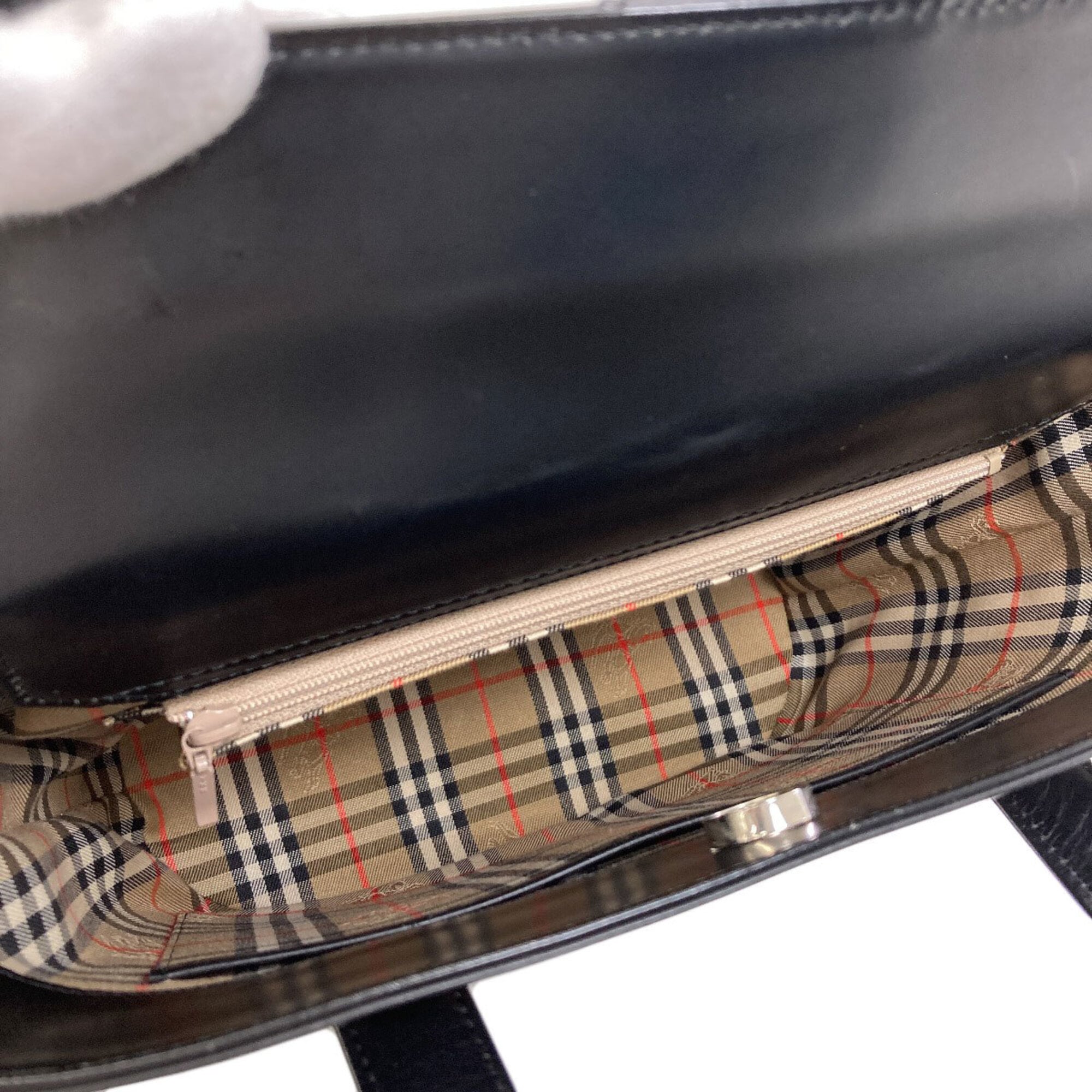 Burberry Black Leather Handbag (Pre-Owned)