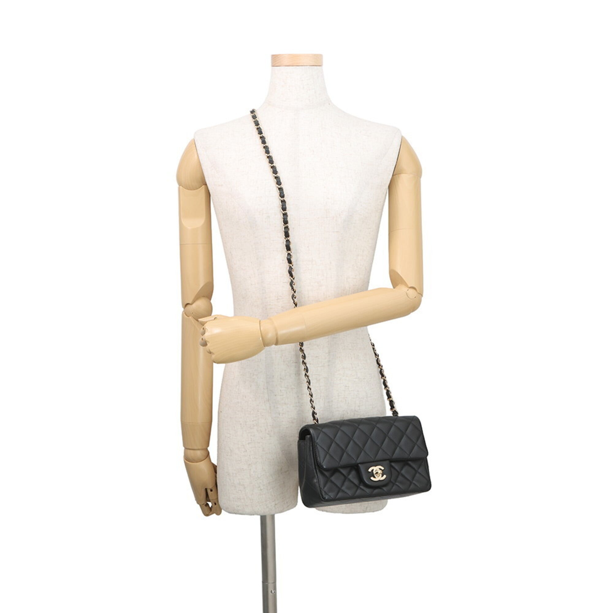 Chanel Matelasse Black Leather Handbag Shoulder Bag (Pre-Owned)