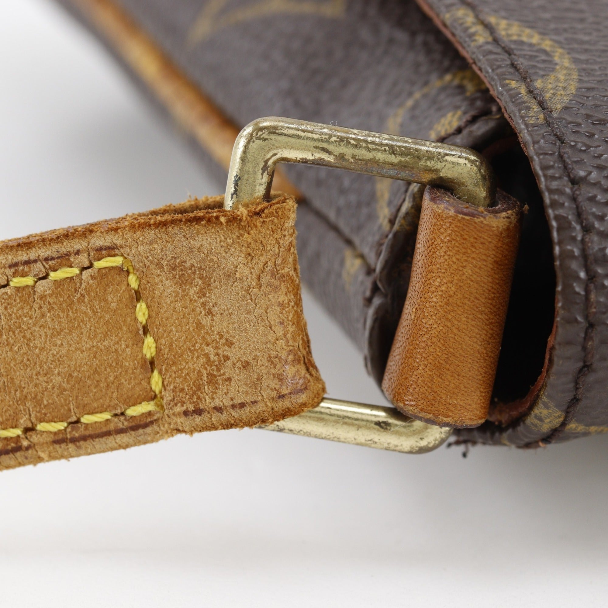 Louis Vuitton Brown Monogram Monogram Shoulder Bag (Pre-Owned)