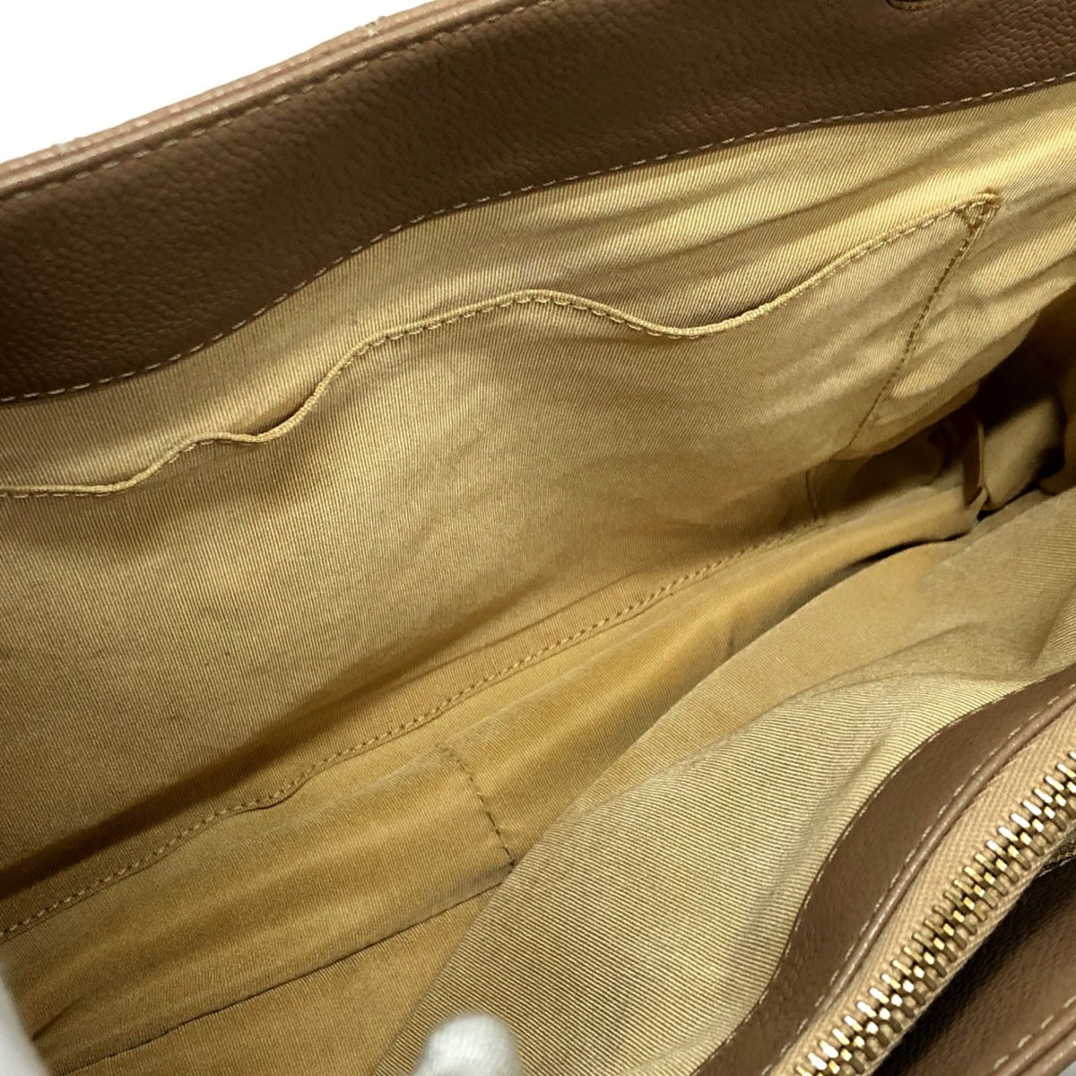 Chanel Beige Leather Shoulder Bag (Pre-Owned)
