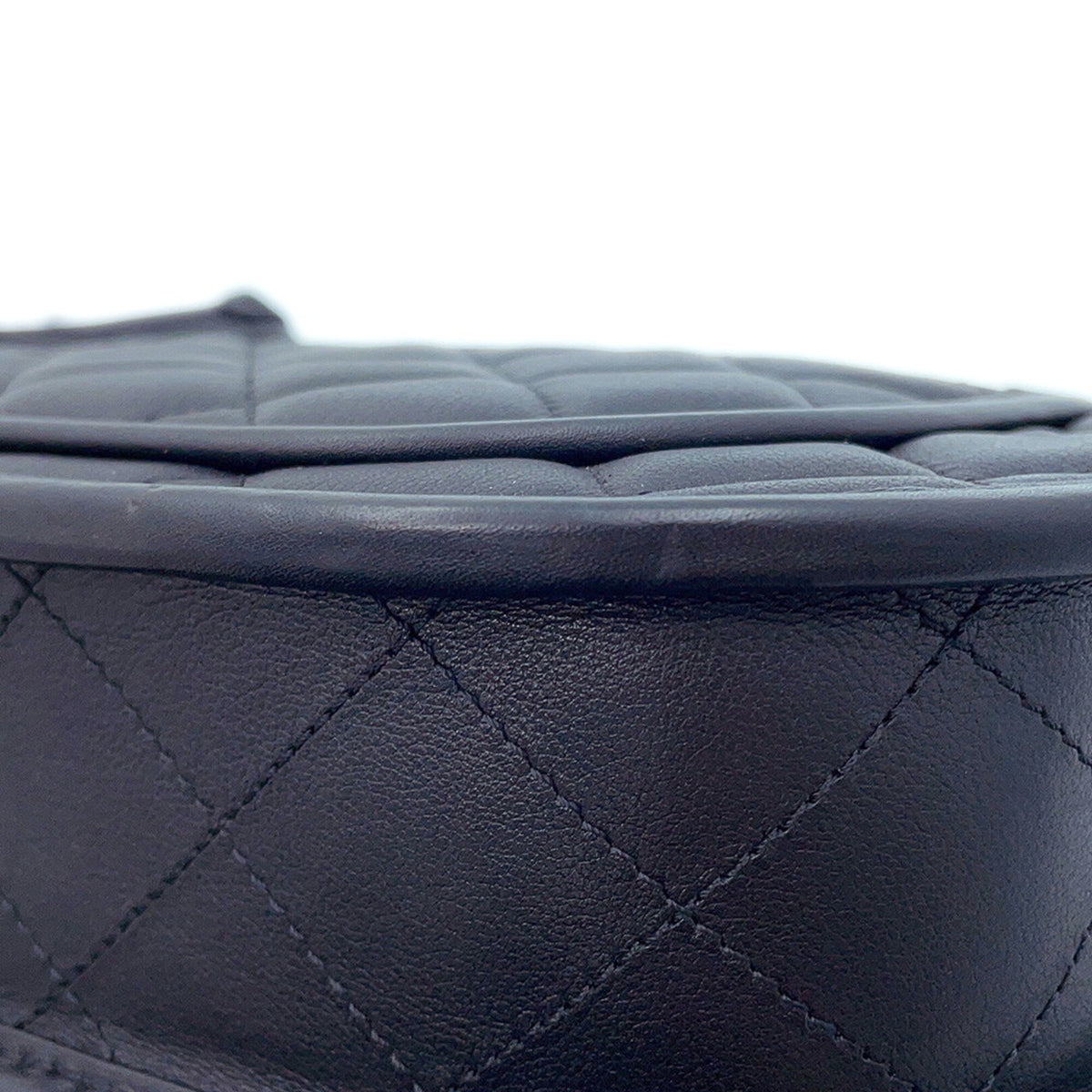 Chanel Matelasse Black Leather Handbag Shoulder Bag (Pre-Owned)