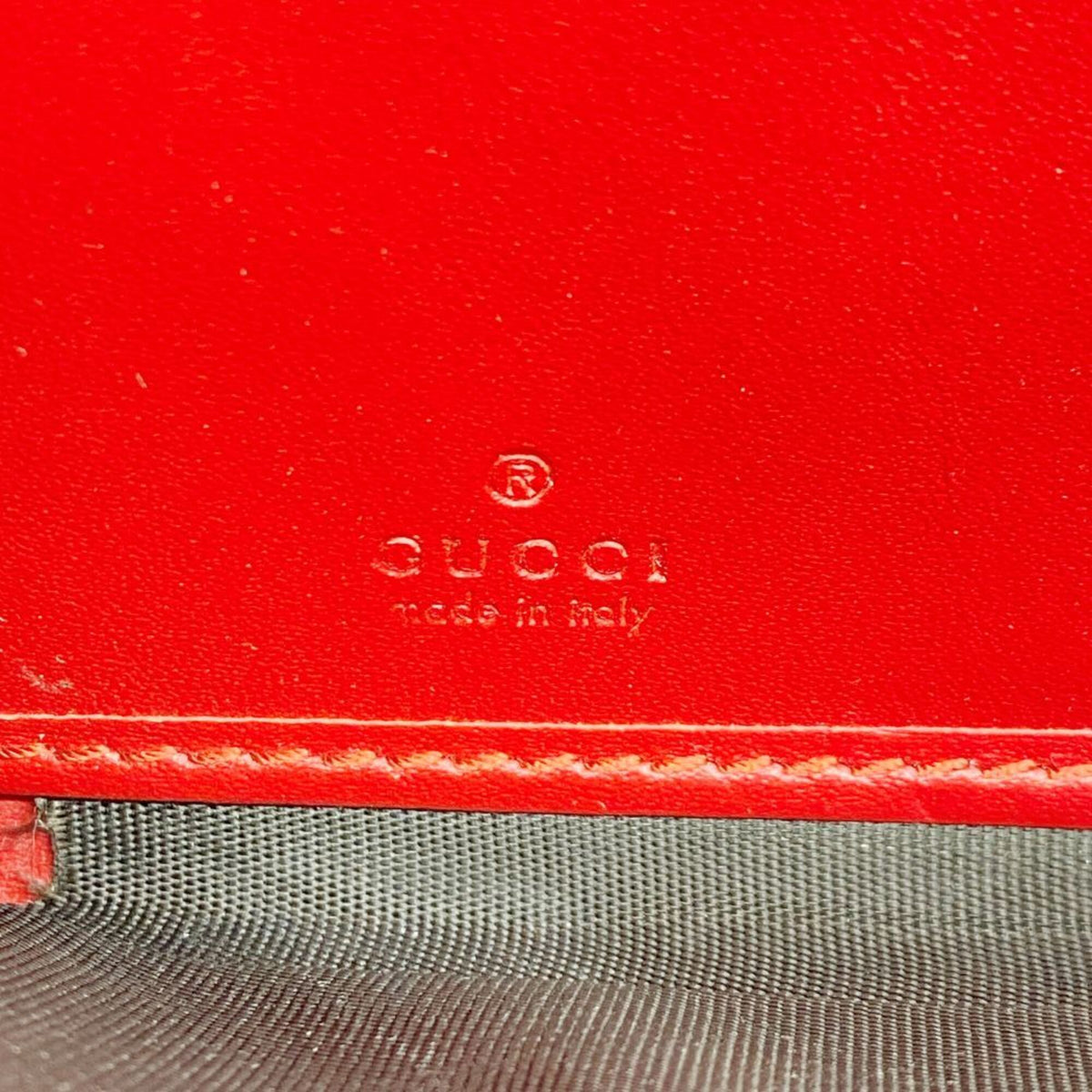 Gucci Red Color Leather Long Wallet (Bi-Fold) (Pre-Owned)