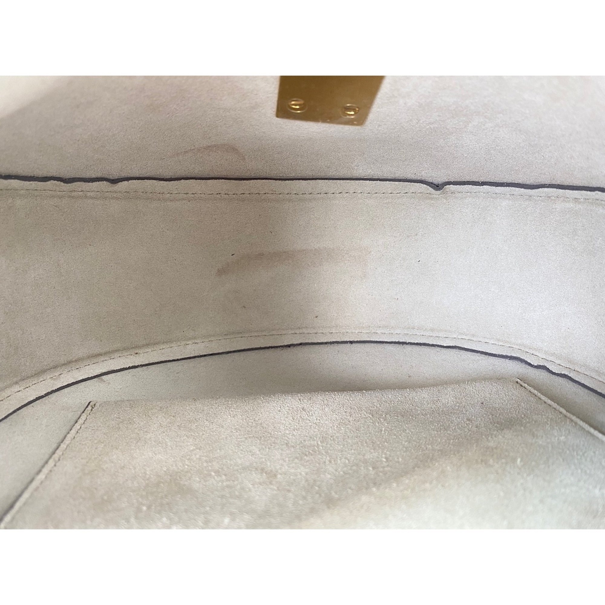 Chloé Red Color Shoulder Bag (Pre-Owned)