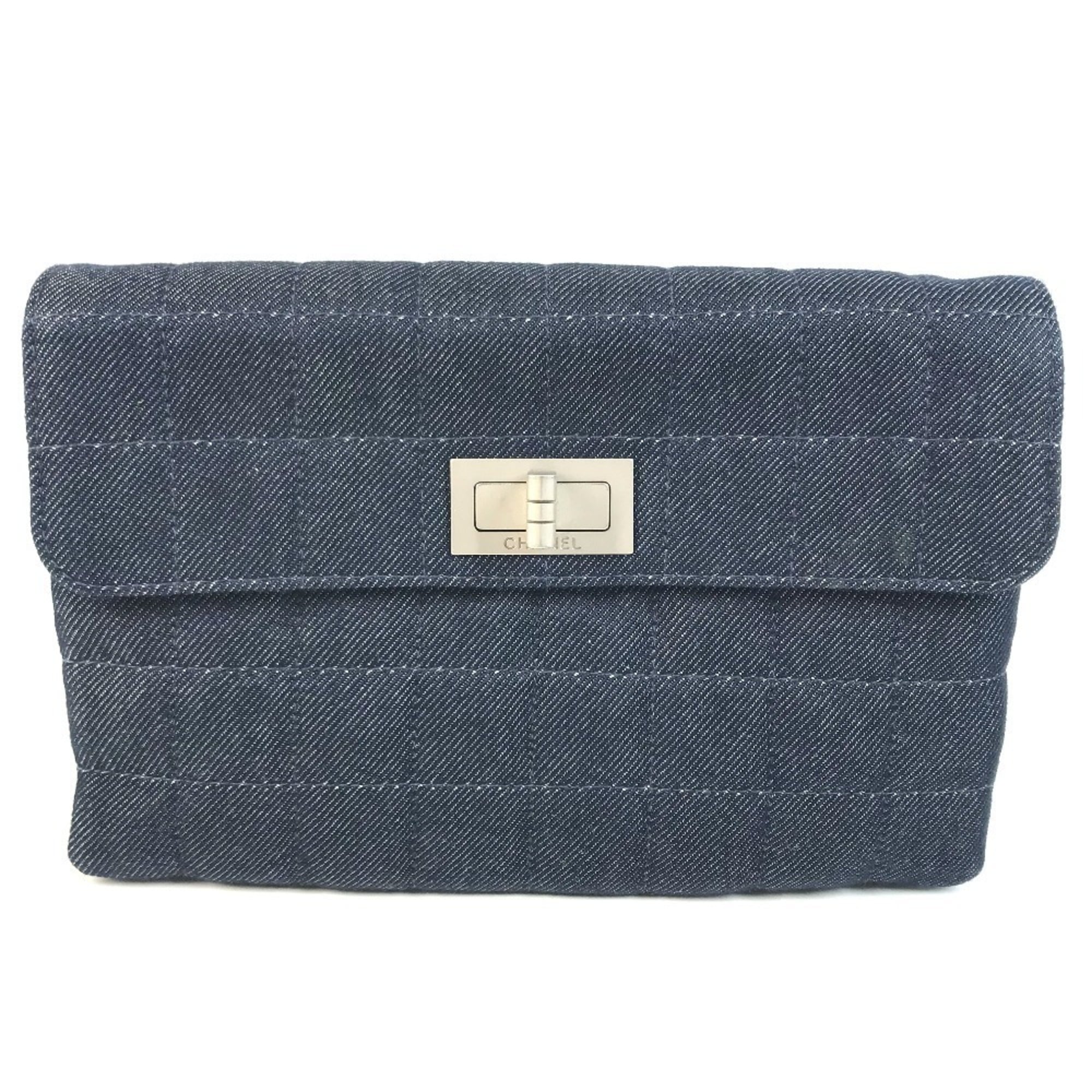 Chanel 2.55 Blue Denim Clutch Bag (Pre-Owned)