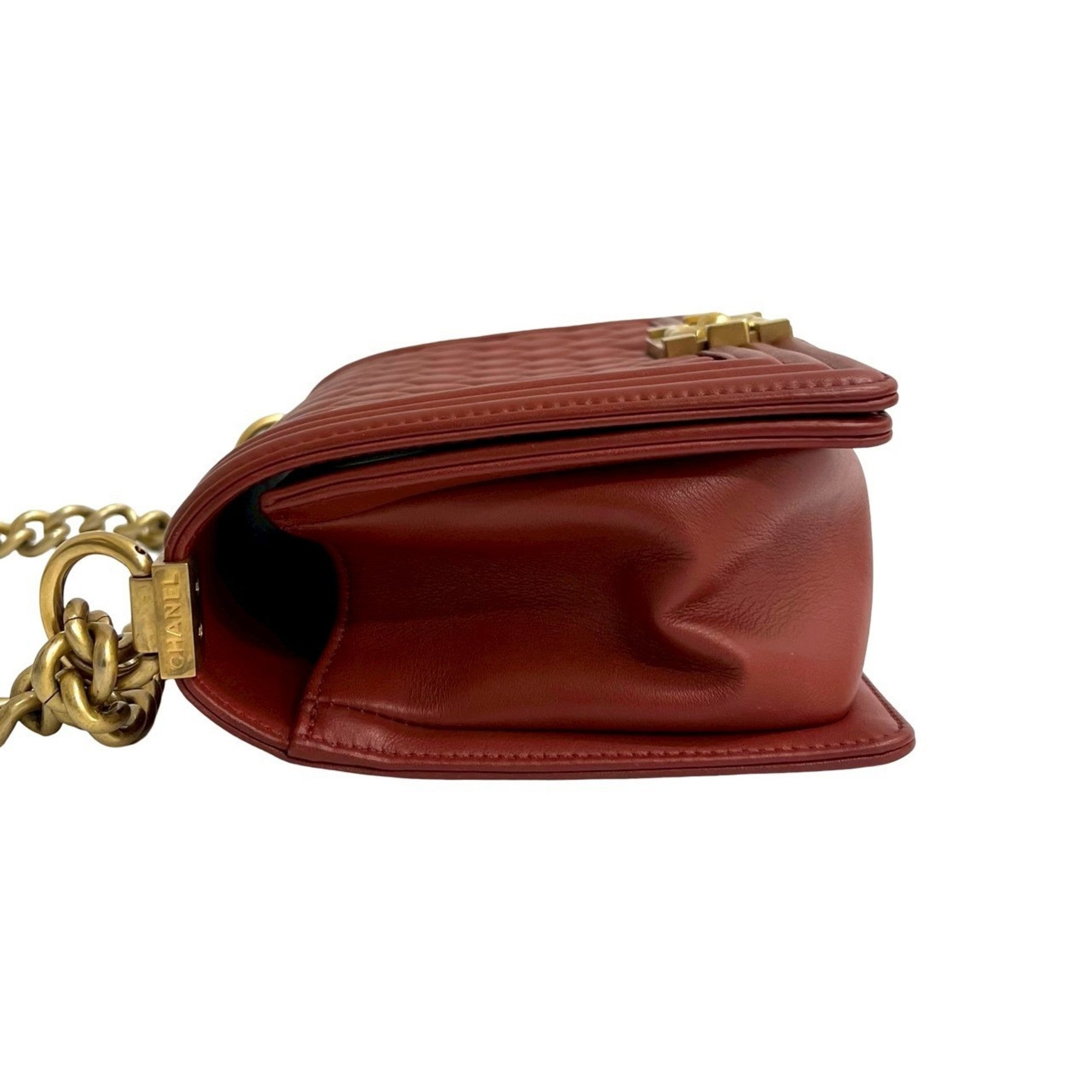 Chanel Red Color Leather Shoulder Bag (Pre-Owned)