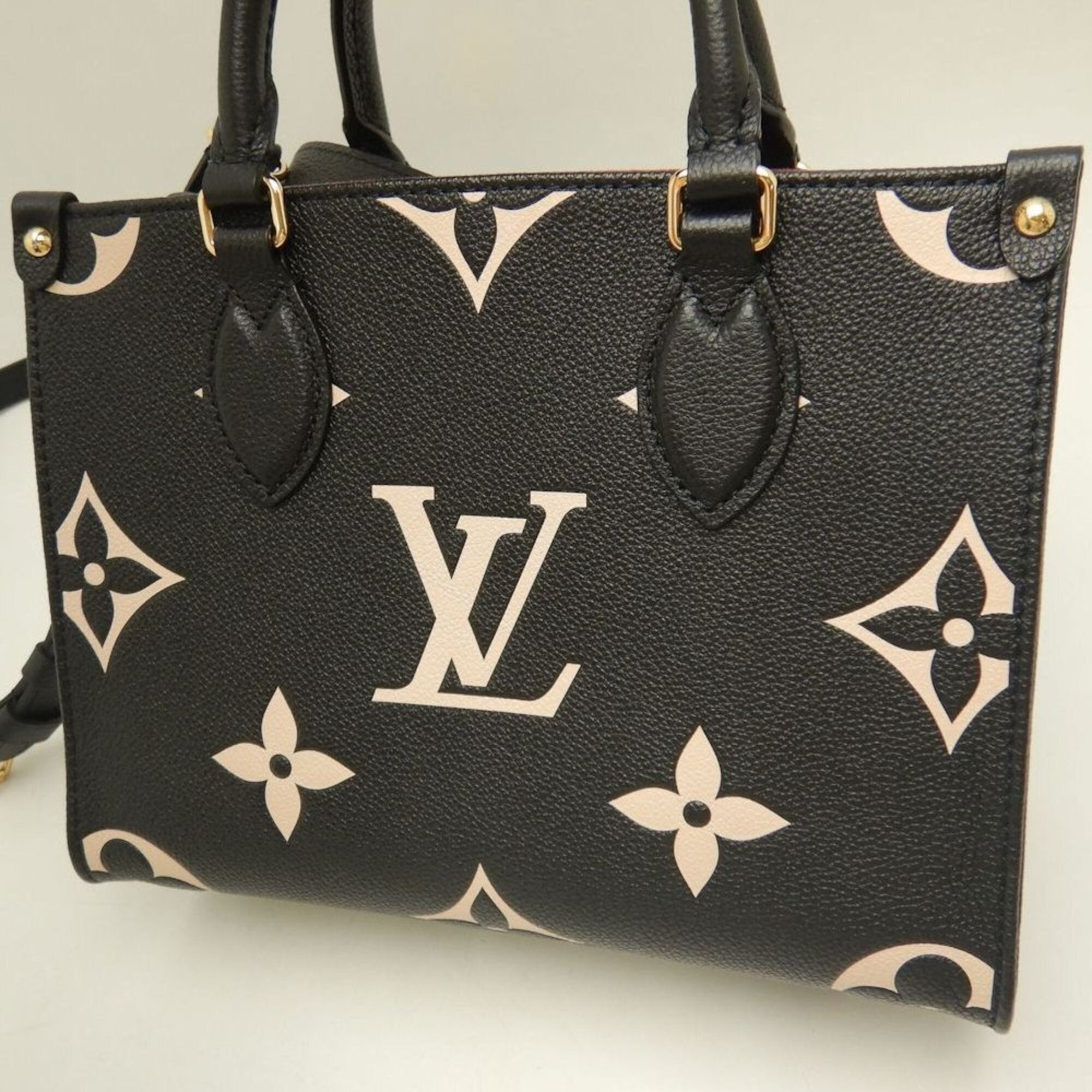 Louis Vuitton Beige Black Monogram Handbag (Pre-Owned)