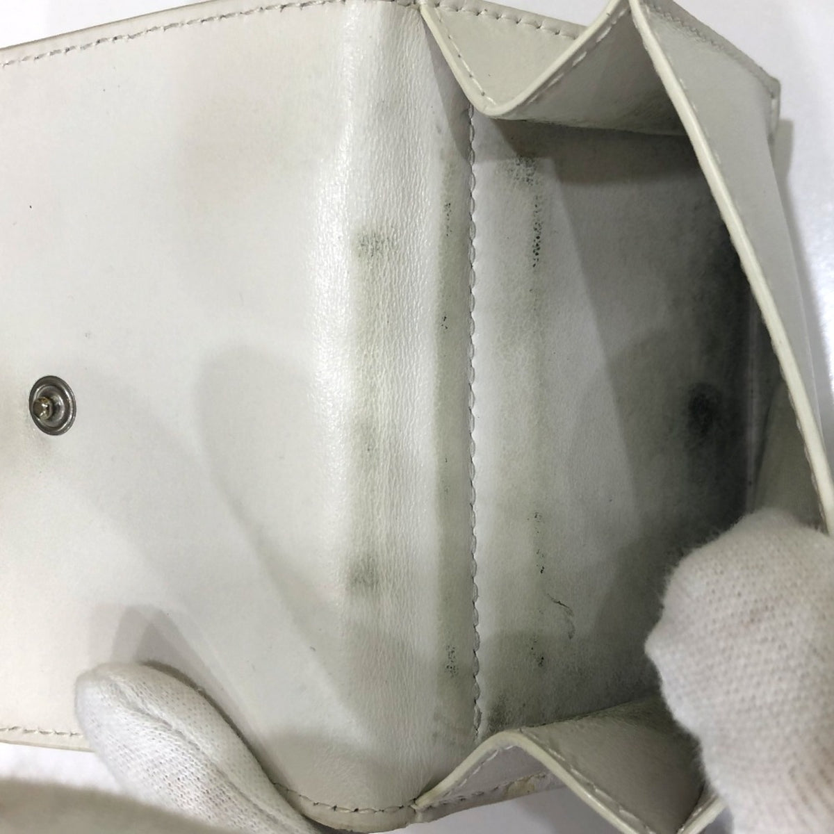 Bottega Veneta White Leather Wallet (Tri-Fold) (Pre-Owned)