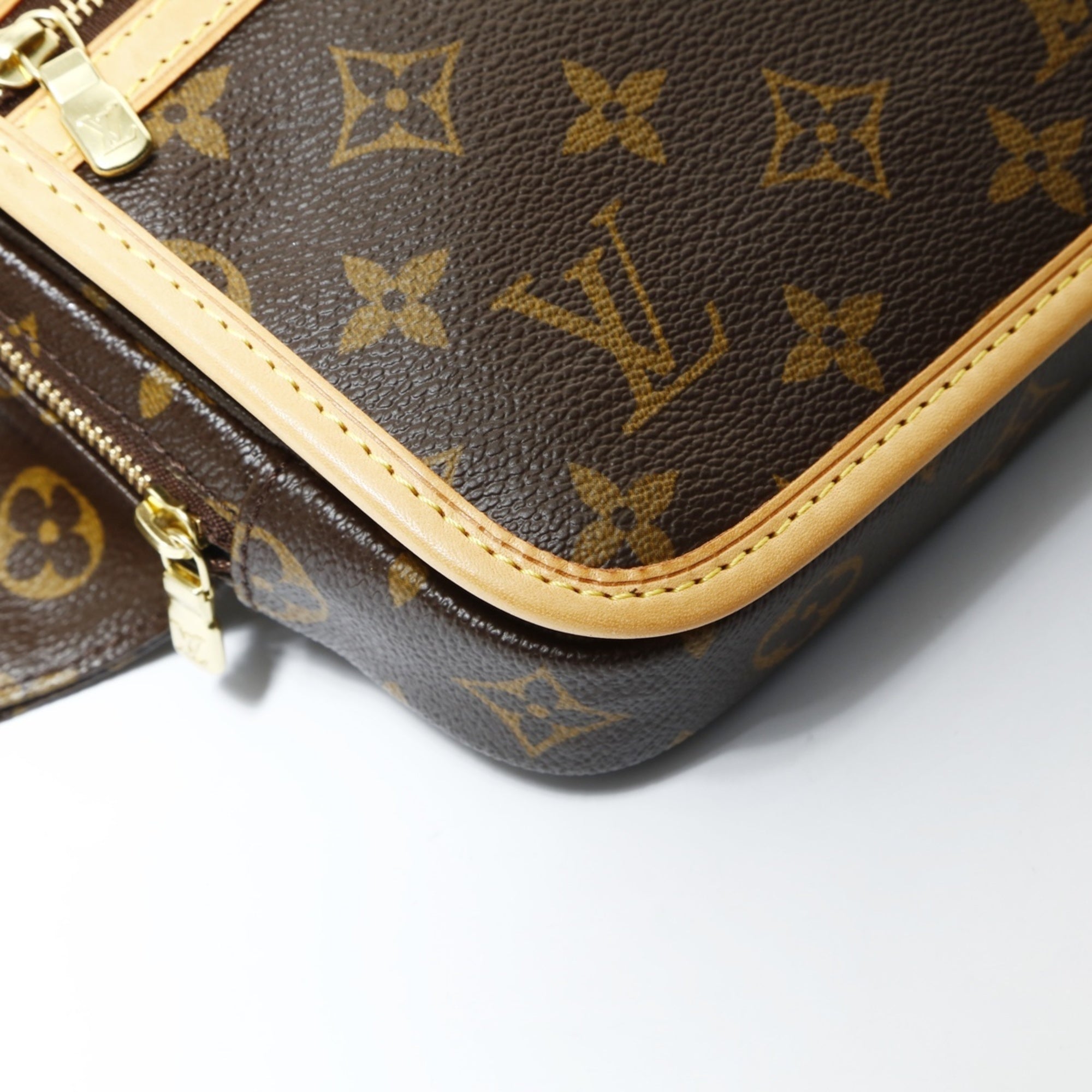 Louis Vuitton Brown Monogram Shoulder Bag (Pre-Owned)