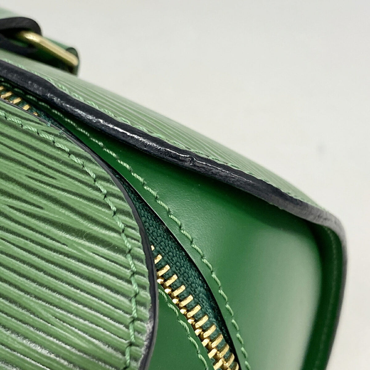 Louis Vuitton Borneo Green Handbag (Pre-Owned)