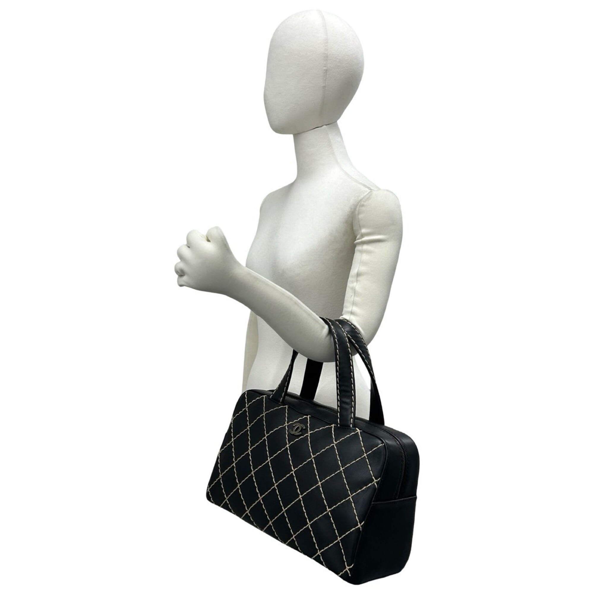 Chanel Black Leather Boston Bag Handbag (Pre-Owned)