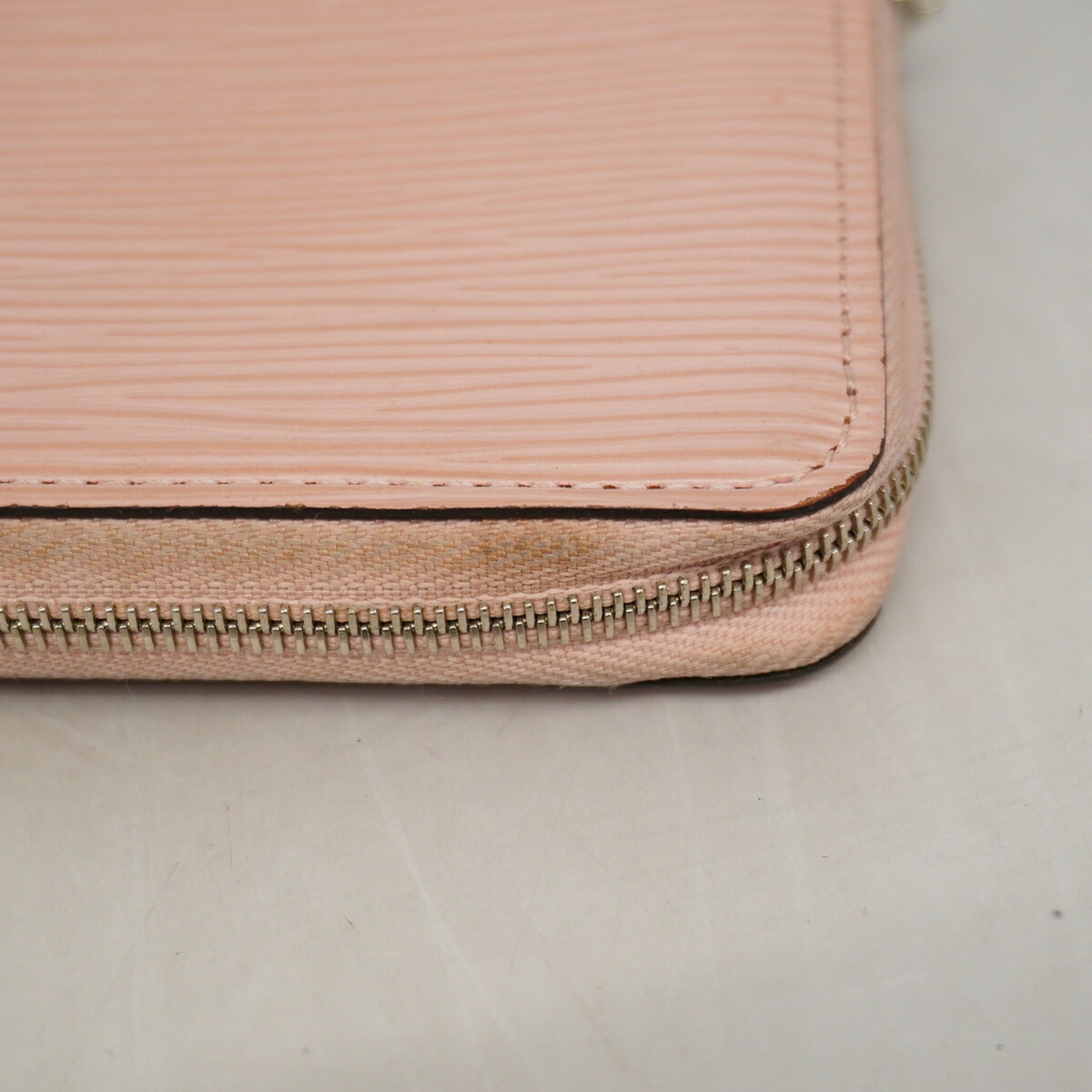 Louis Vuitton Rose Ballerine Coin Purse/Coin Case (Pre-Owned)