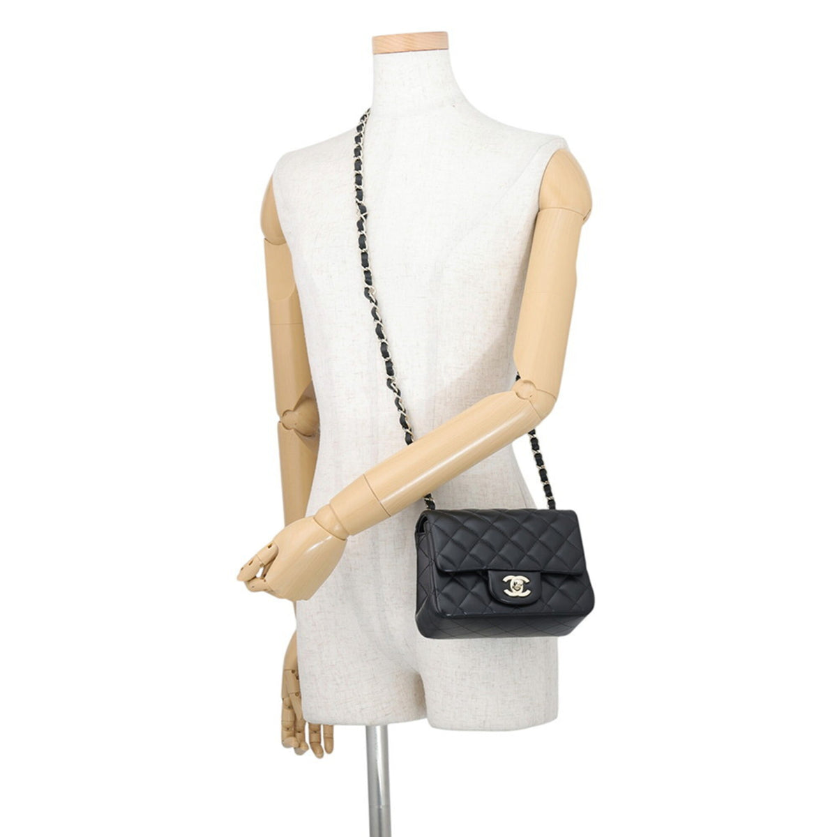 Chanel Black Leather Handbag Shoulder Bag (Pre-Owned)