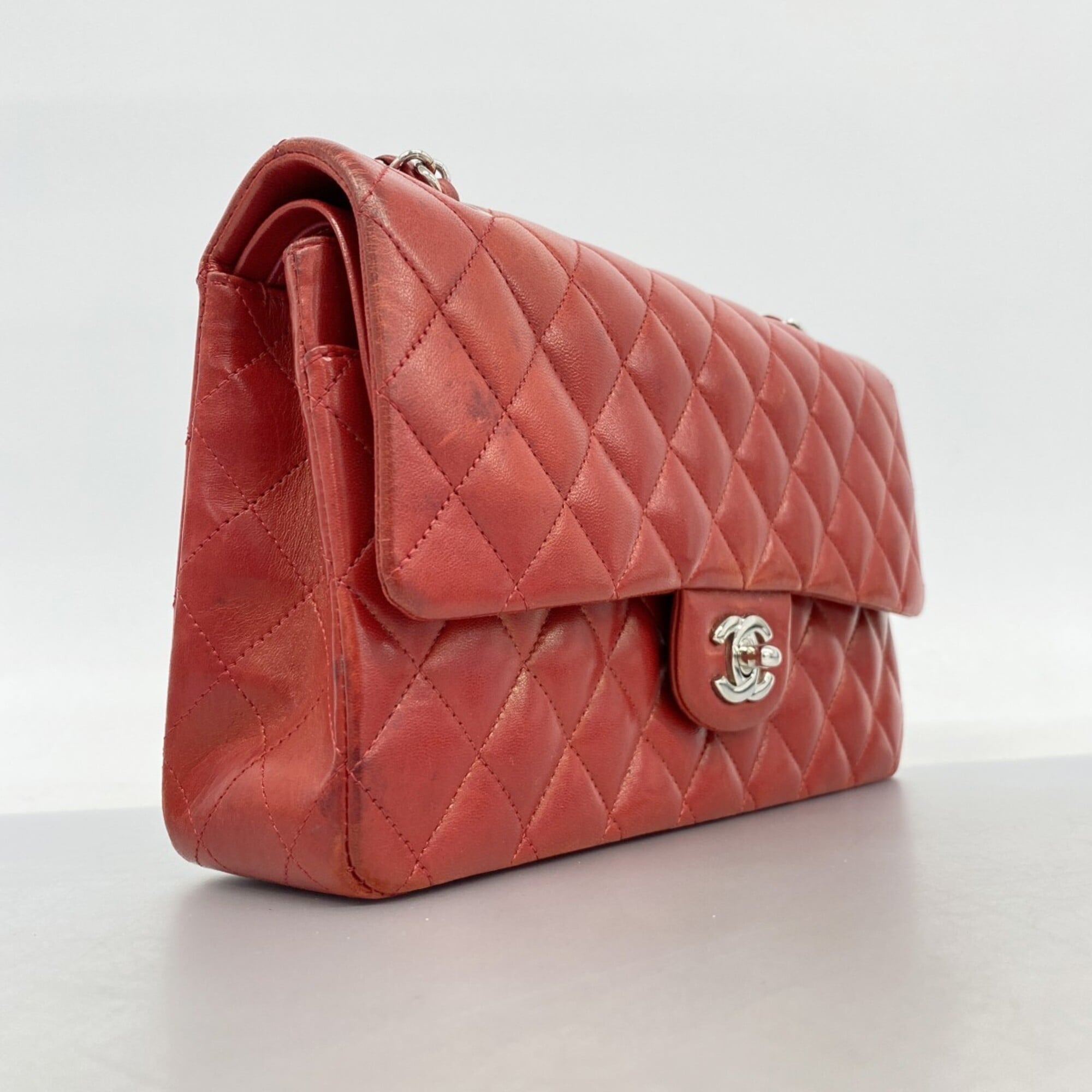 Chanel Red Color Leather Shoulder Bag (Pre-Owned)