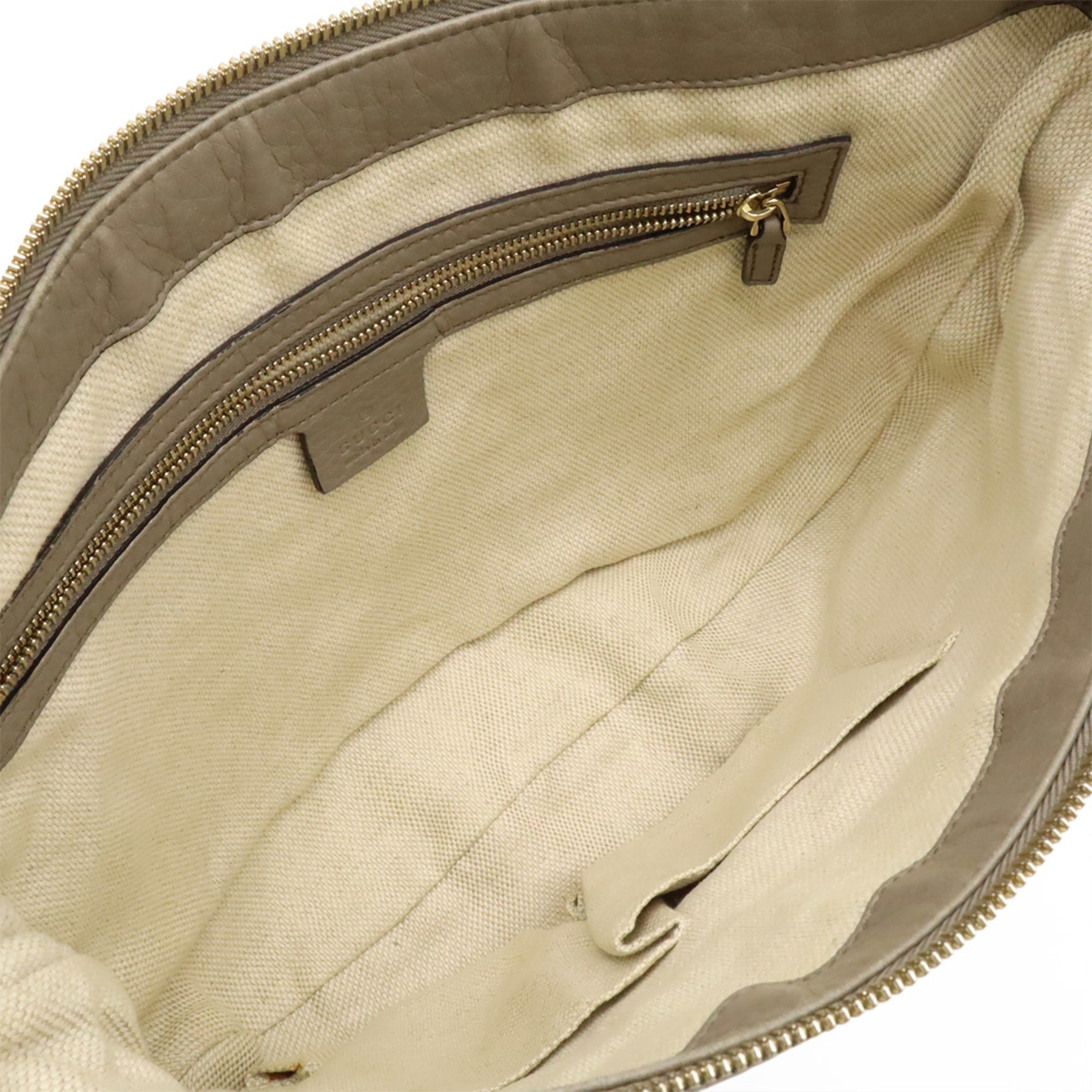 Gucci Soho Grayish Leather Shoulder Bag (Pre-Owned)