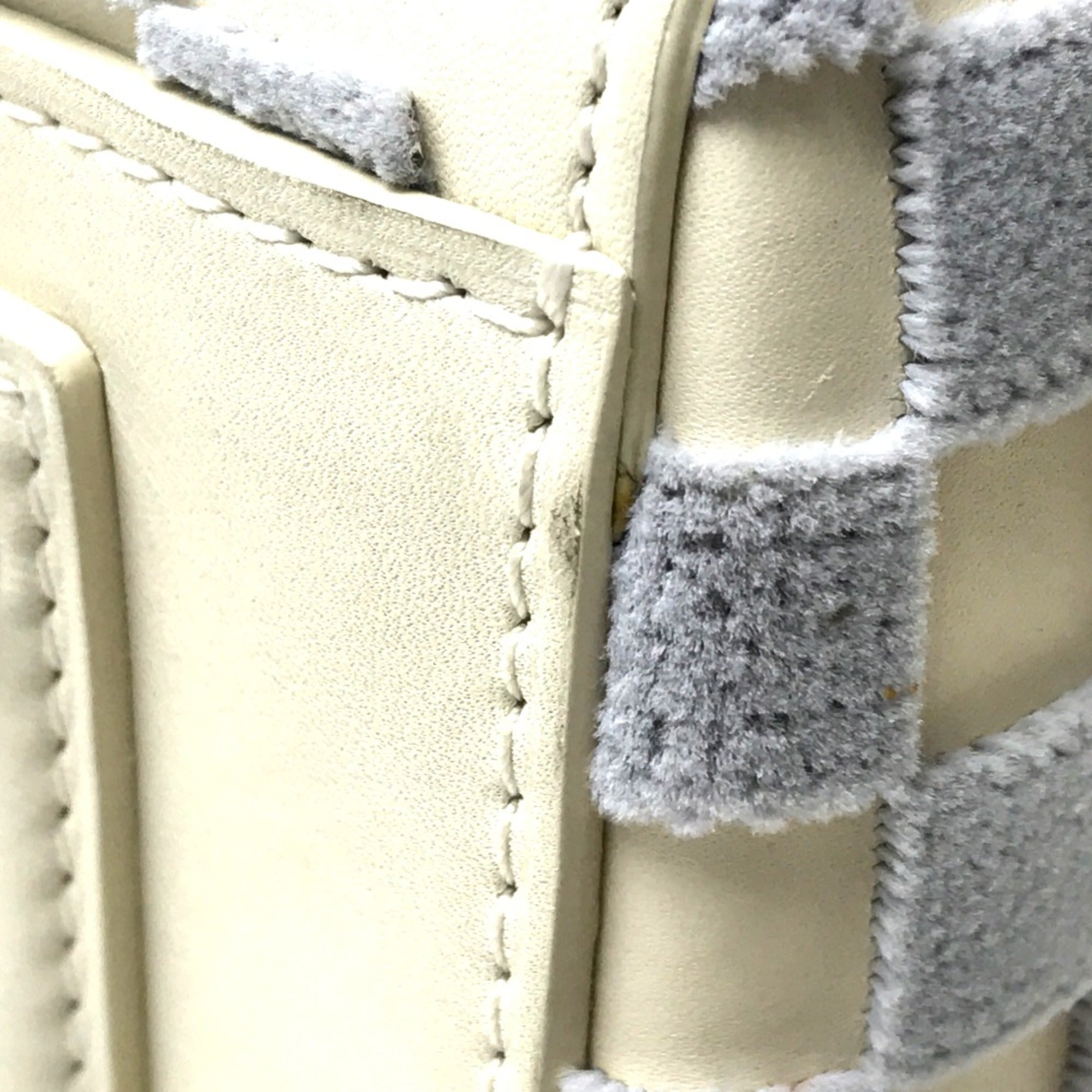 Louis Vuitton White Other Handbag (Pre-Owned)