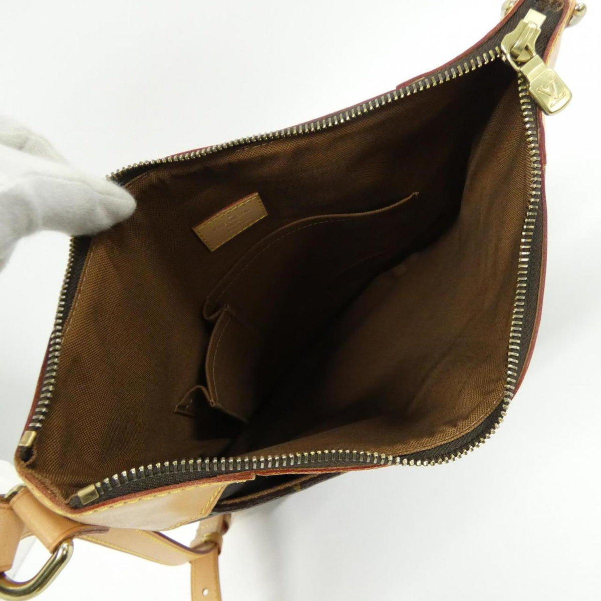 Louis Vuitton Marron Coated Canvas Shoulder Bag (Pre-Owned)