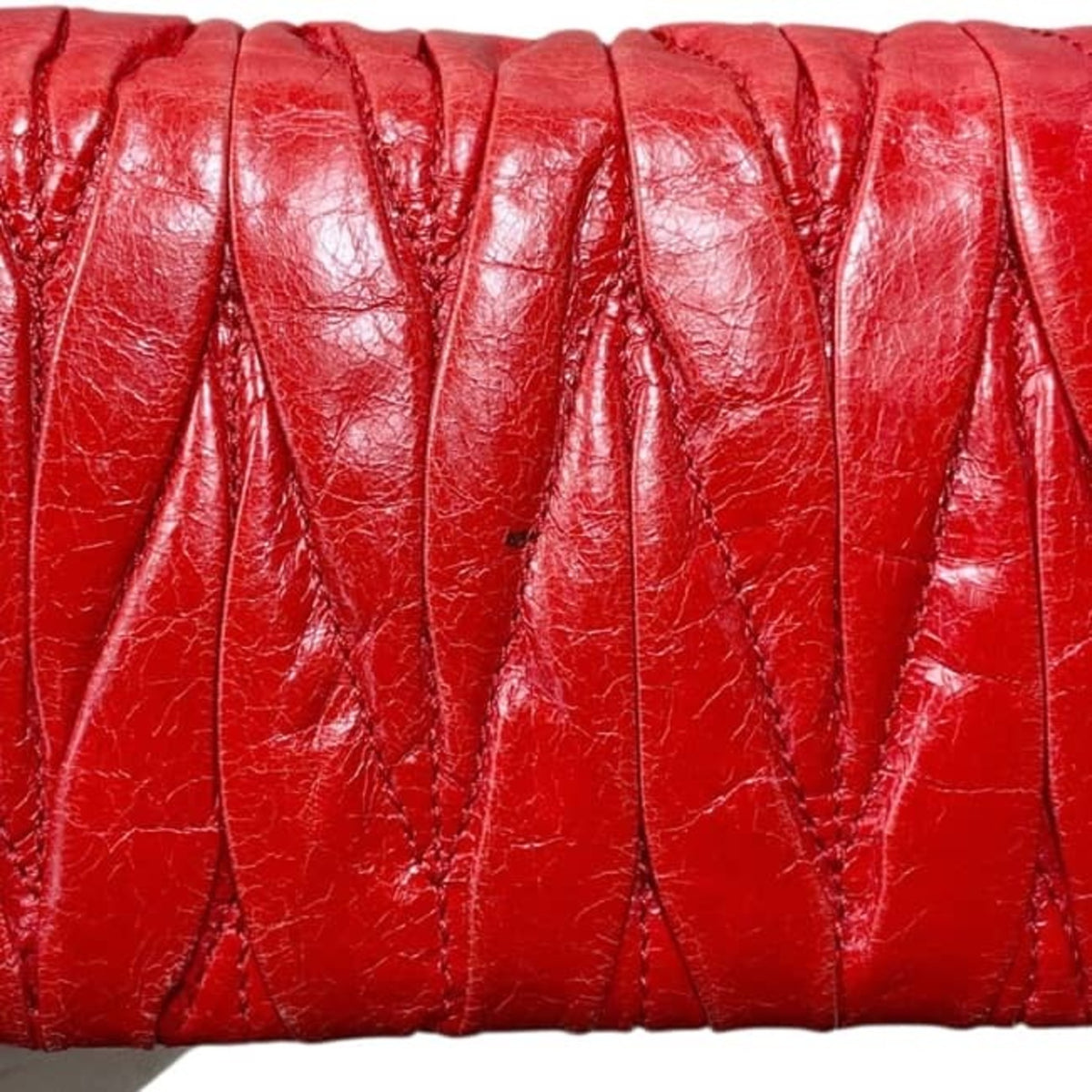 Miu Miu Matelasse Red Color Leather Long Wallet (Bi-Fold) (Pre-Owned)
