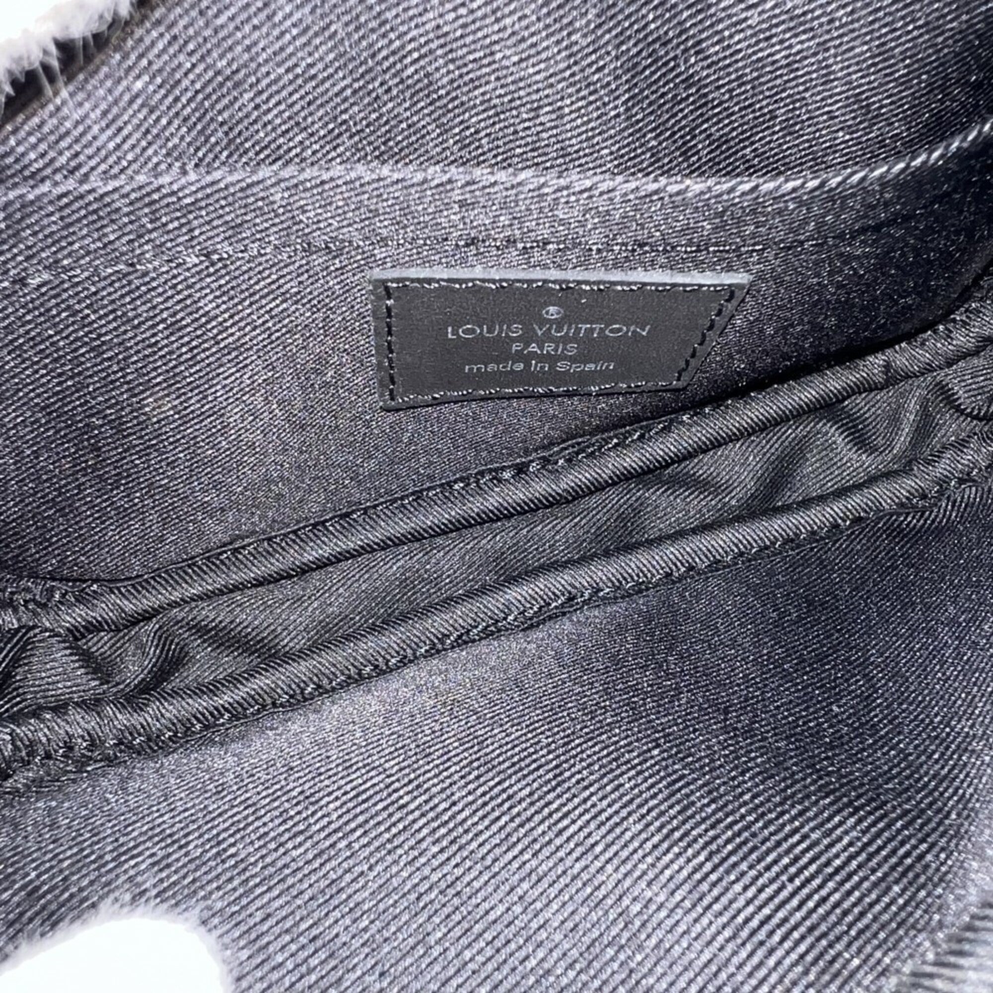 Louis Vuitton Black Leather Fanny Pack (Pre-Owned)