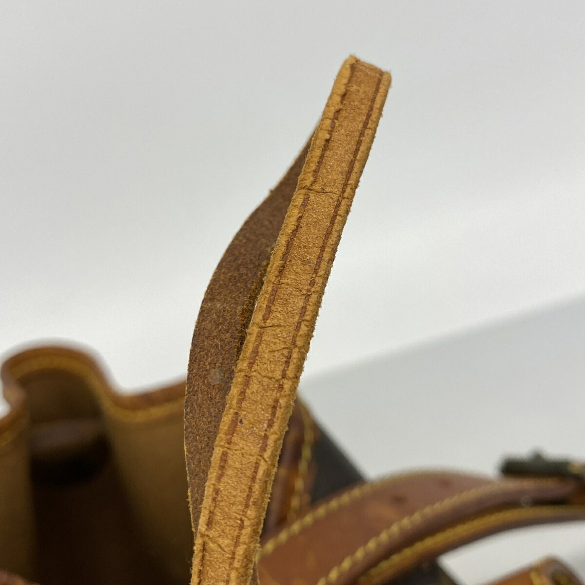 Louis Vuitton Brown Shoulder Bag (Pre-Owned)