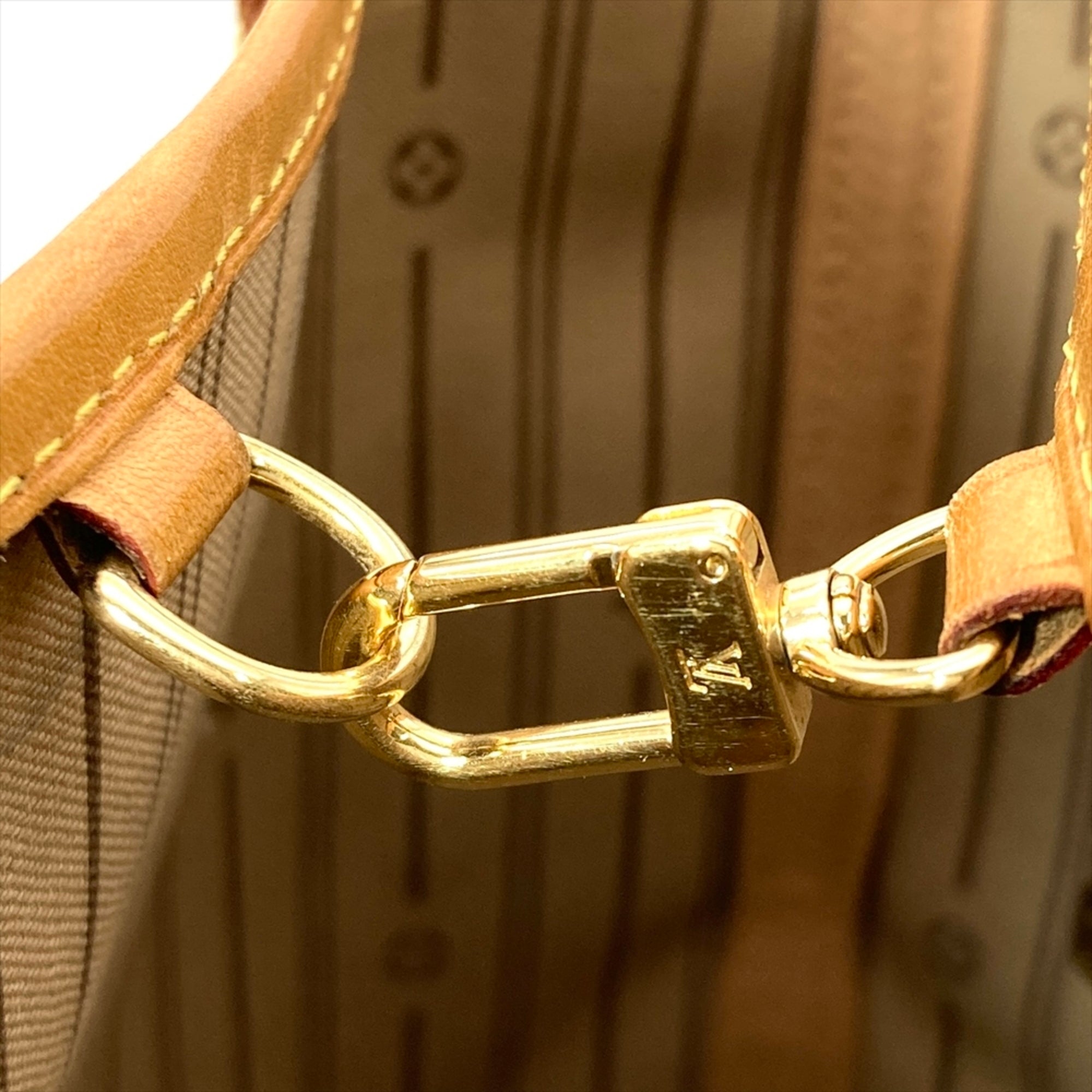 Louis Vuitton Brown Monogram Canvas Tote Bag (Pre-Owned)