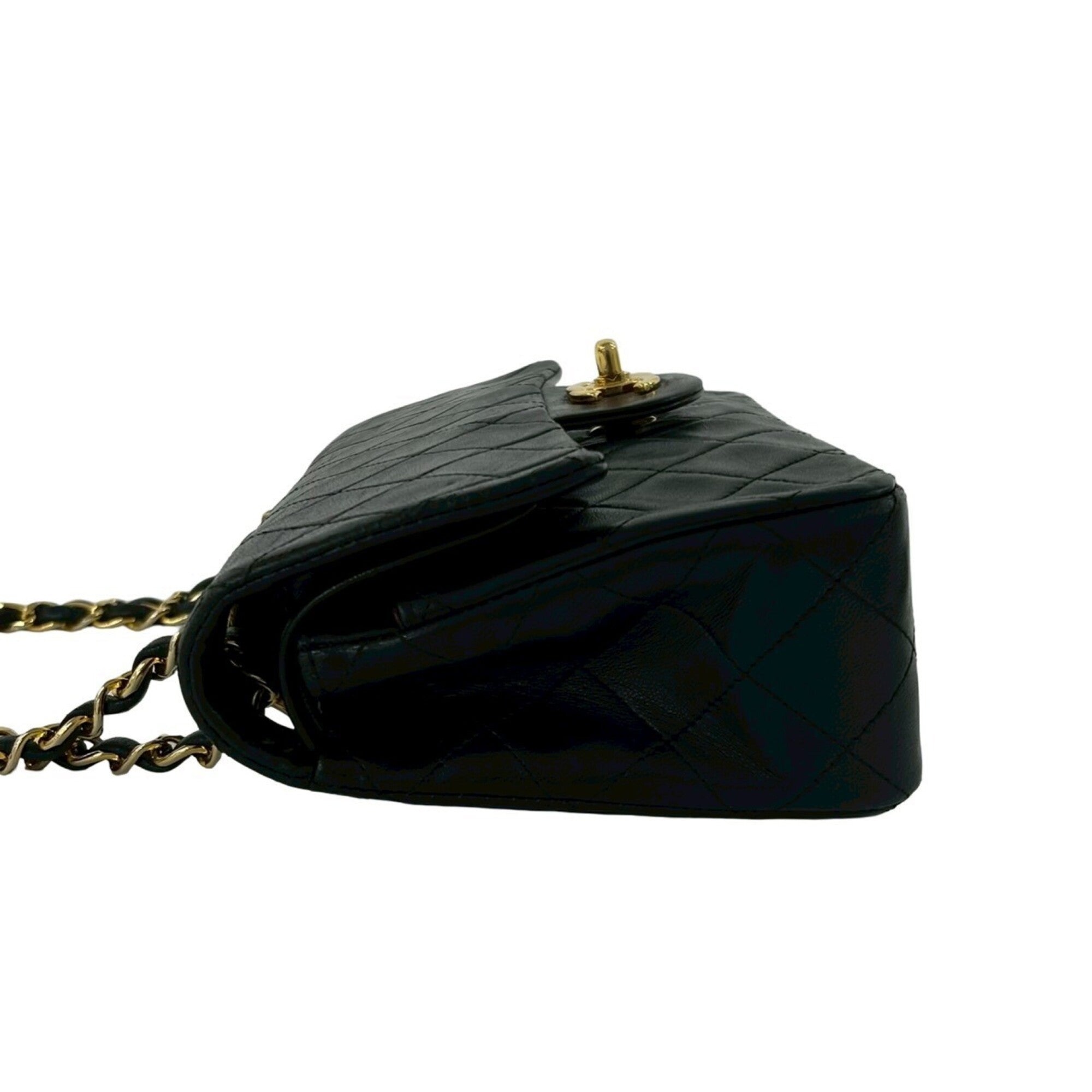 Chanel Black Leather Pochette Shoulder Bag (Pre-Owned)