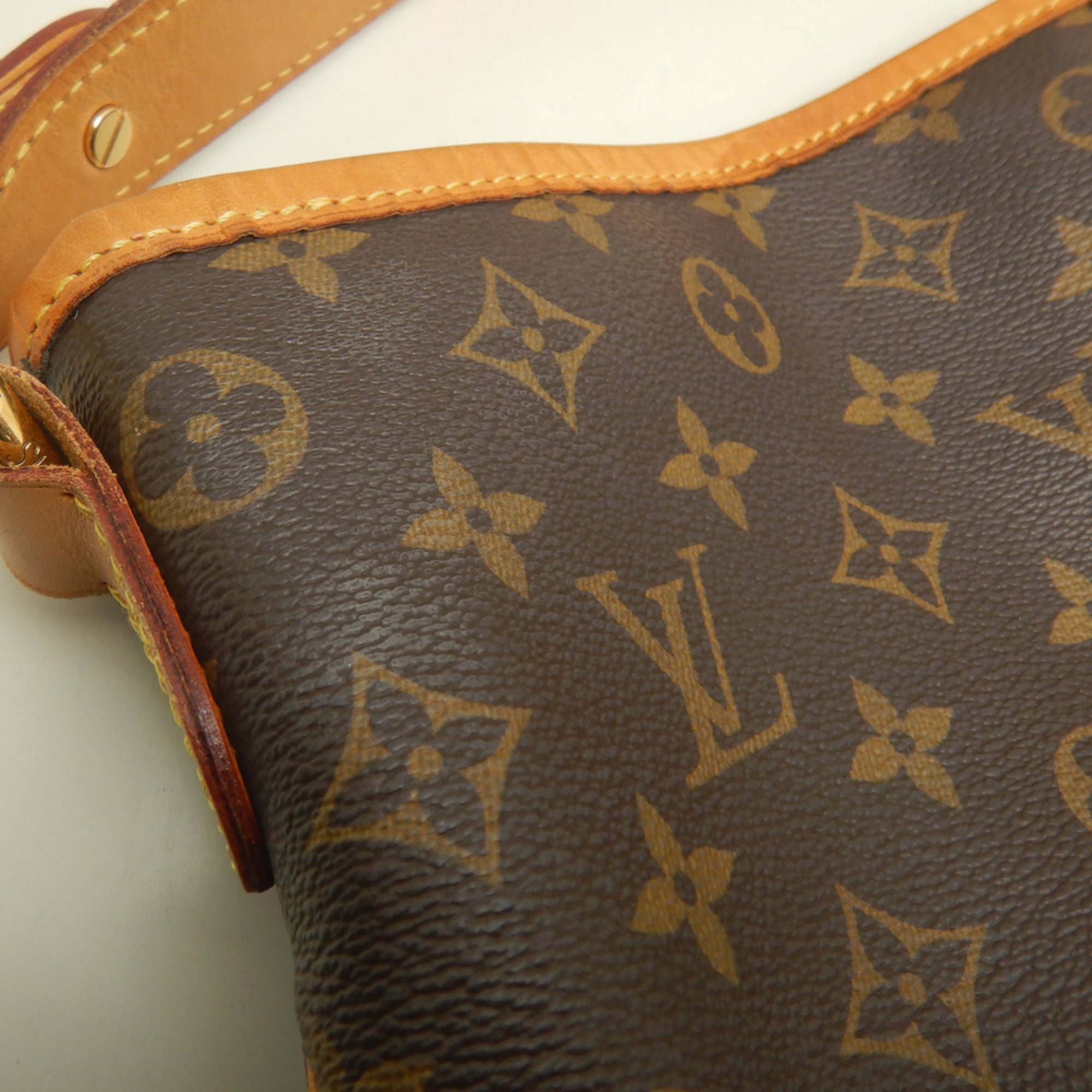 Louis Vuitton Brown Monogram Canvas Shoulder Bag (Pre-Owned)