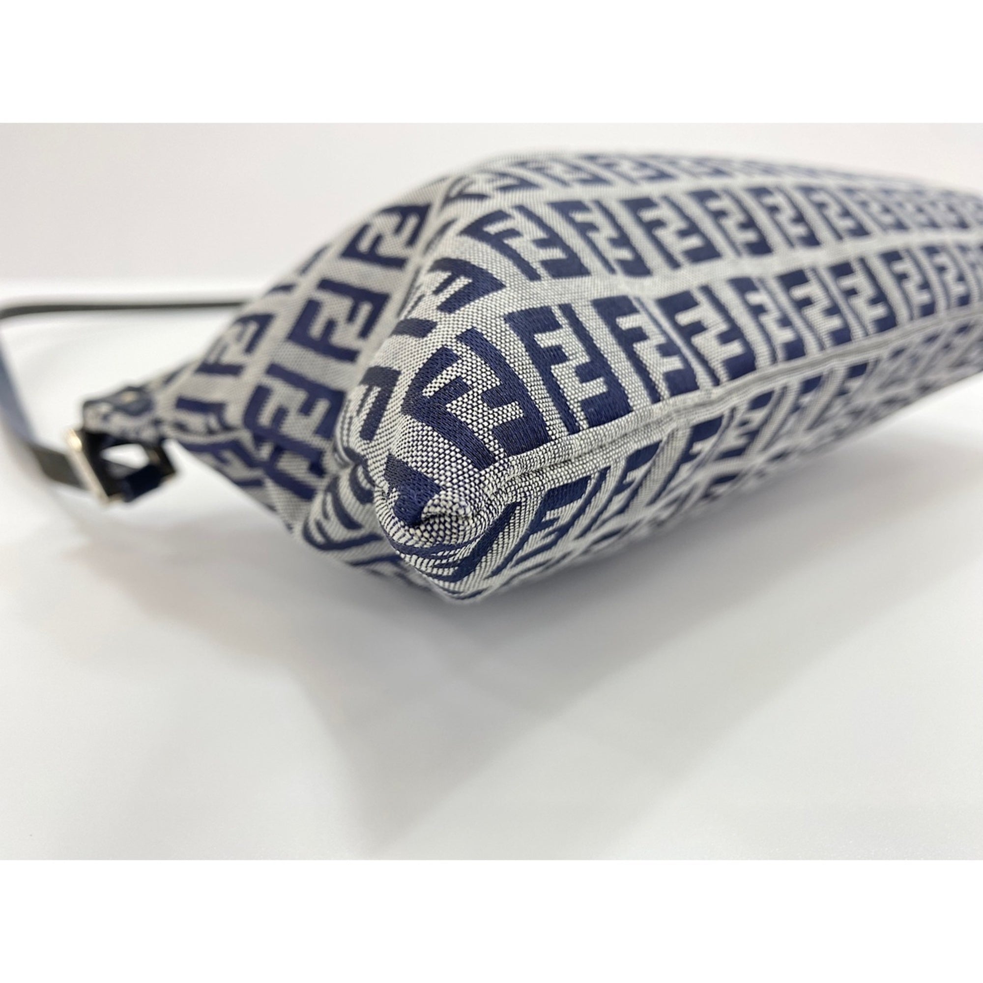 Fendi Navy Shoulder Bag (Pre-Owned)