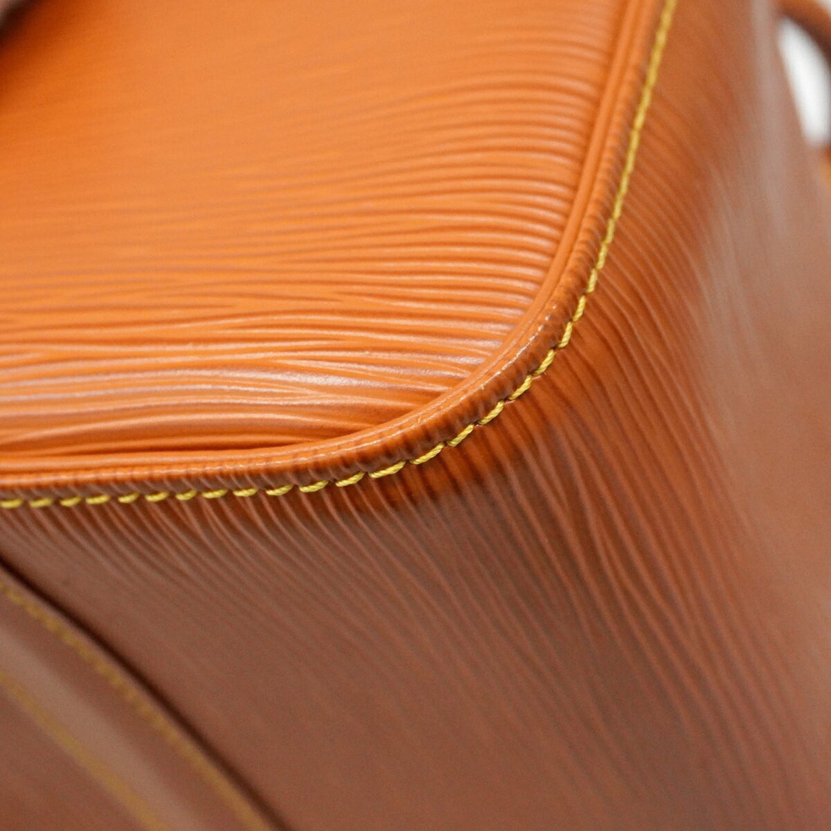 Louis Vuitton Gold Cipango Handbag (Pre-Owned)