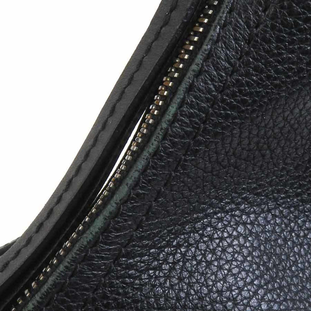Longchamp Black Leather Shoulder Bag (Pre-Owned)