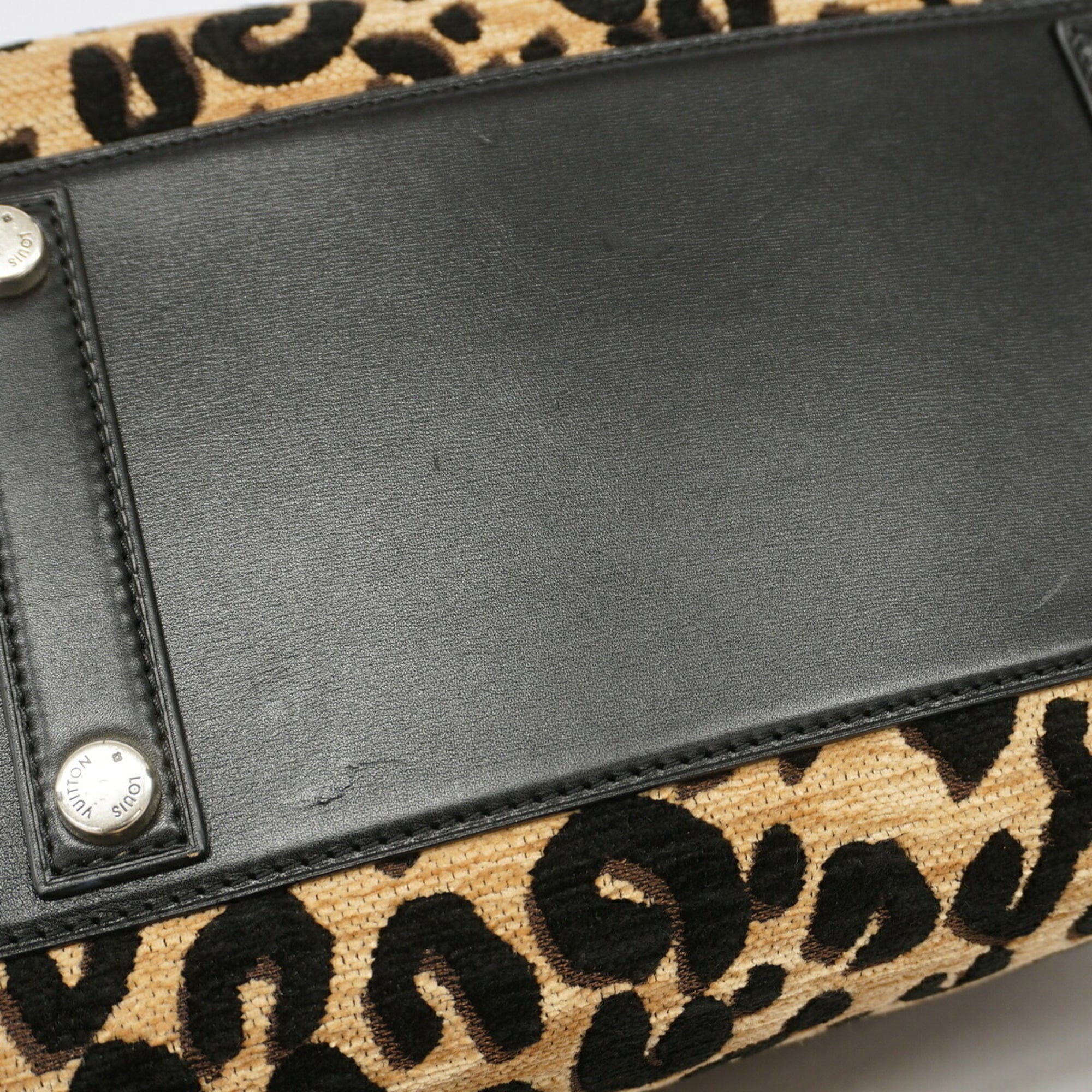 Louis Vuitton Beige Black Handbag (Pre-Owned)