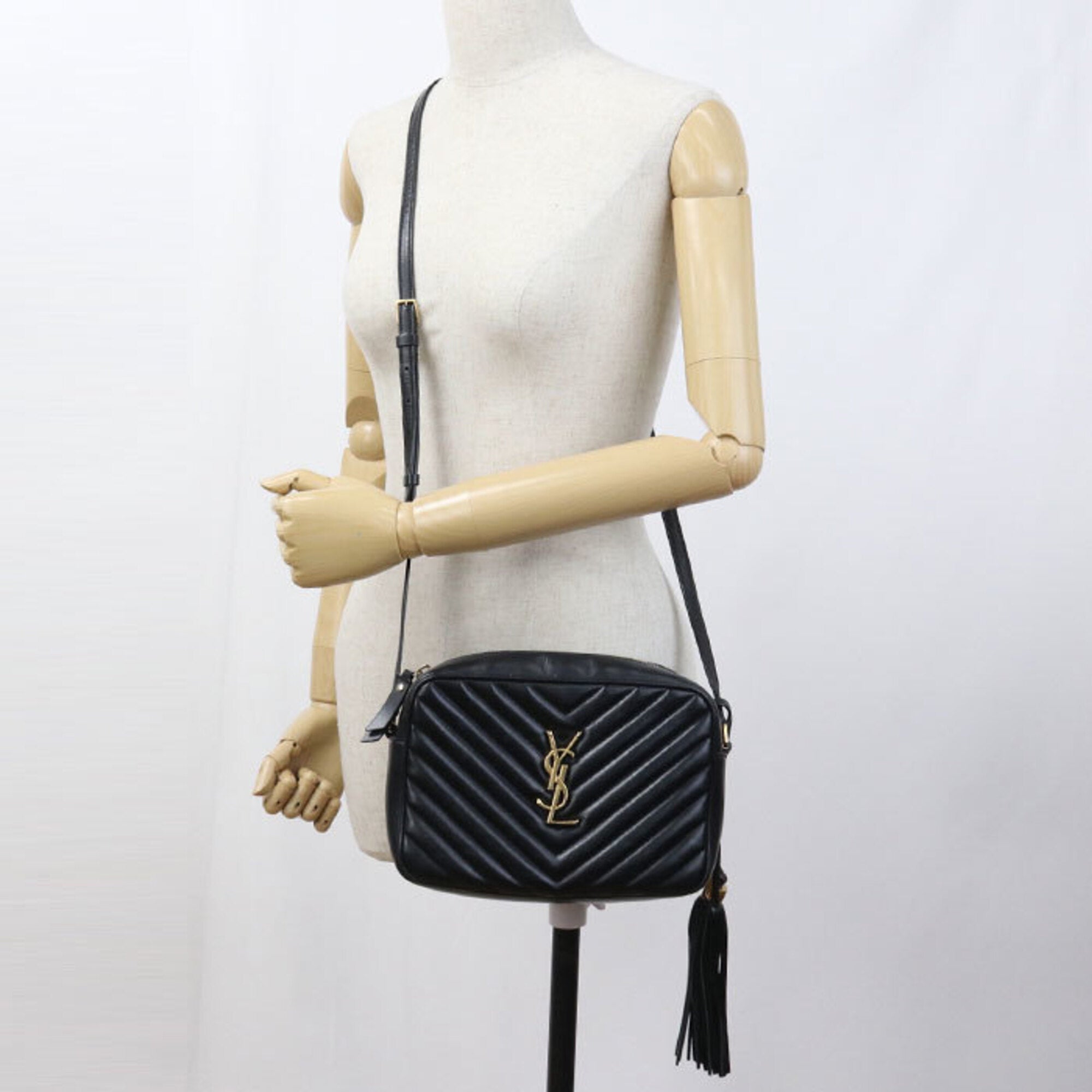 Saint Laurent Black Leather Shoulder Bag (Pre-Owned)