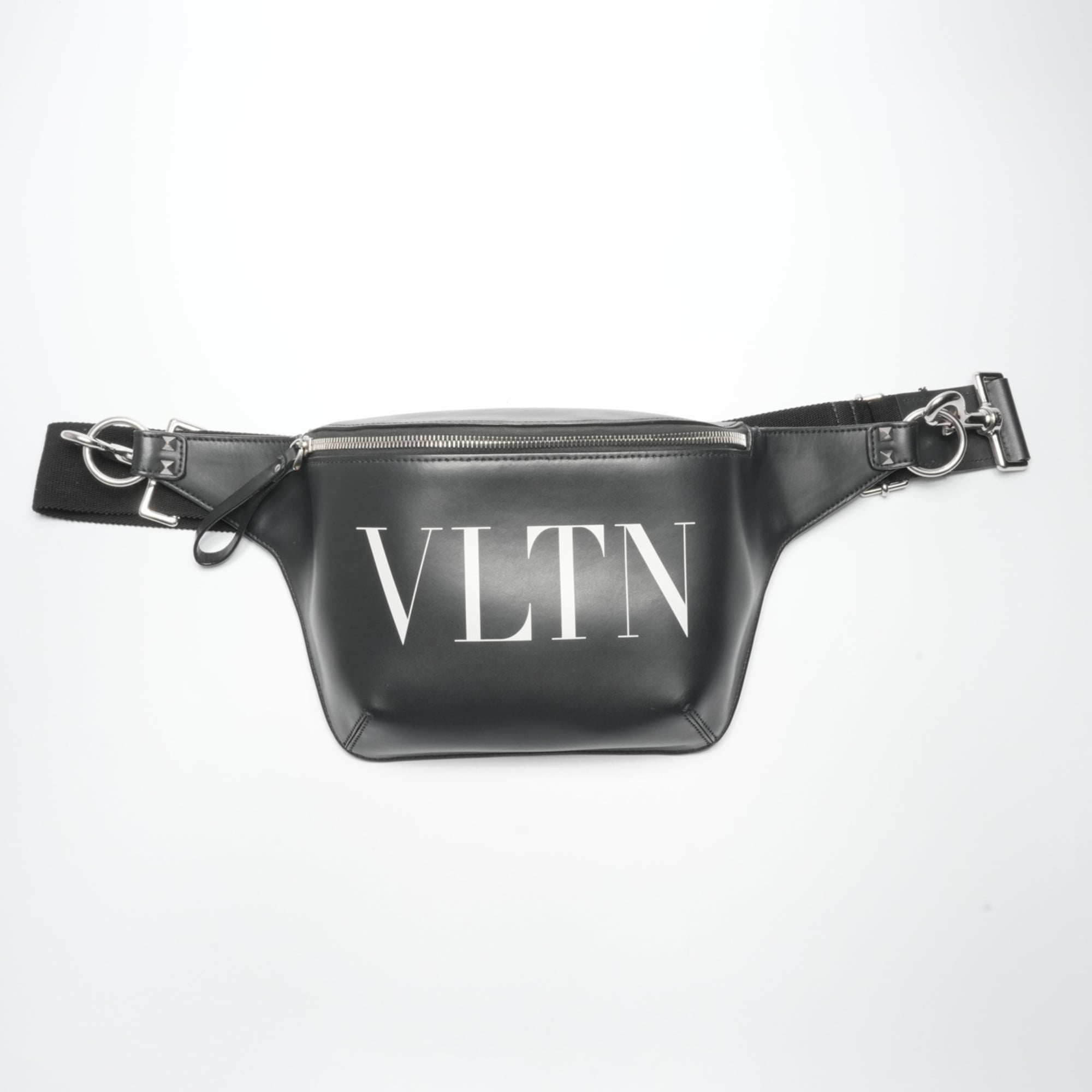 Valentino Black Shoulder Bag (Pre-Owned)