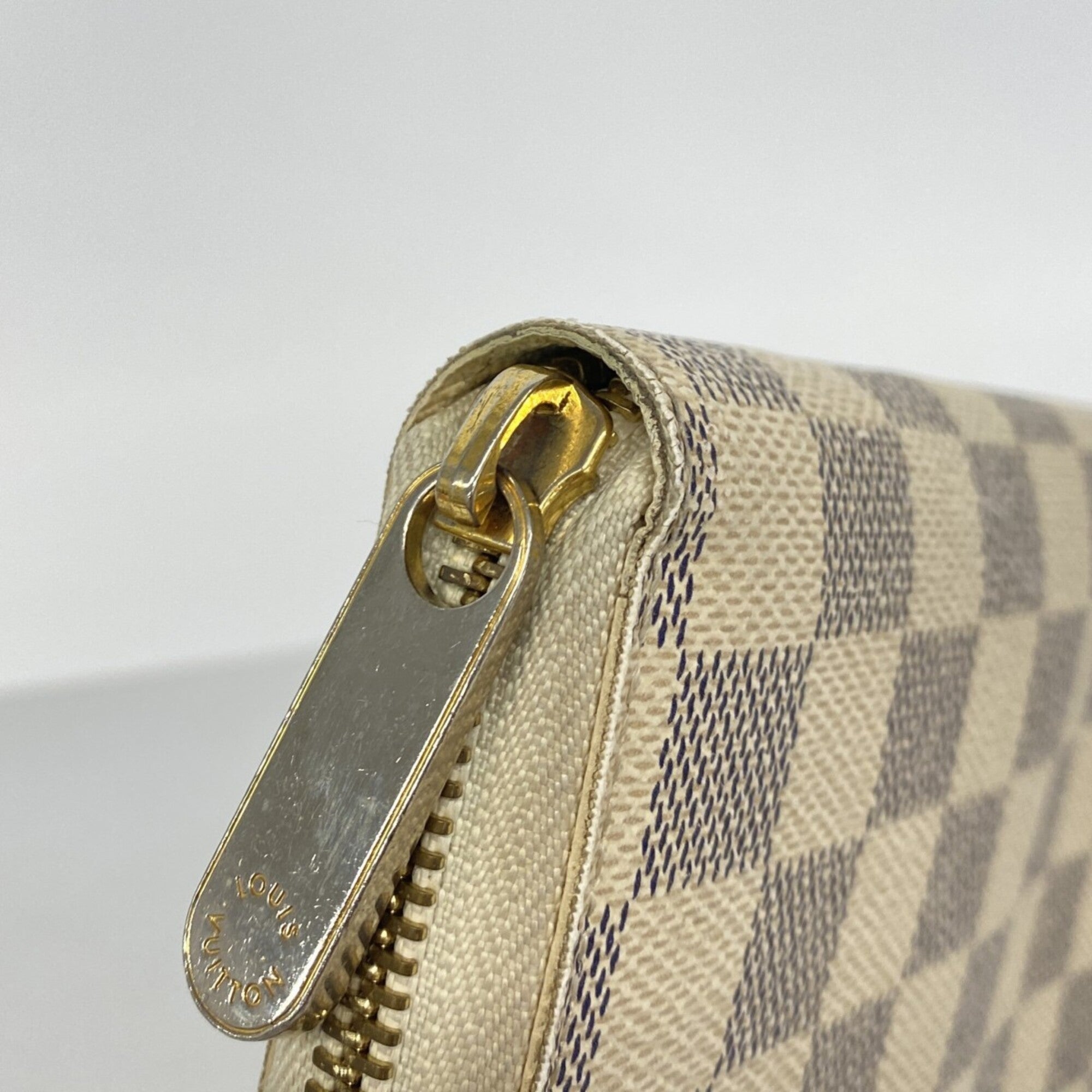 Louis Vuitton White Long Wallet (Bi-Fold) (Pre-Owned)