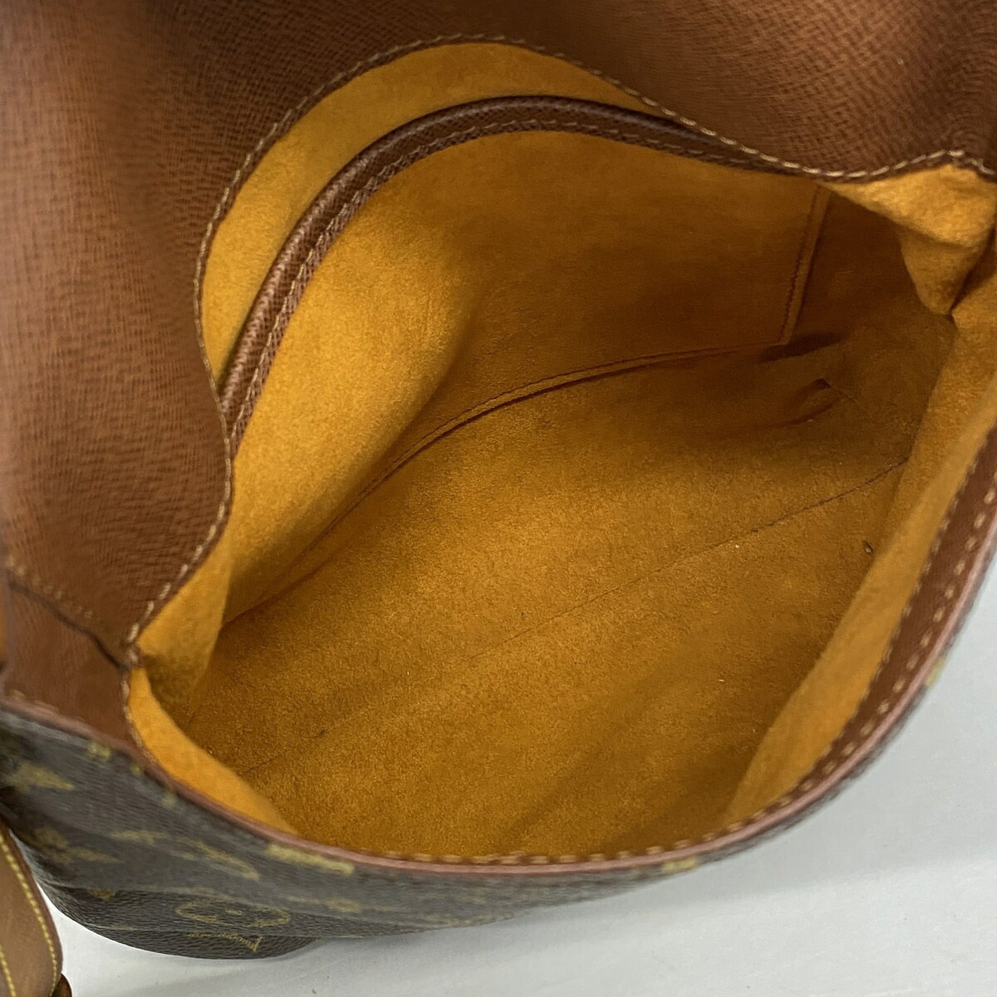 Louis Vuitton Brown Shoulder Bag (Pre-Owned)