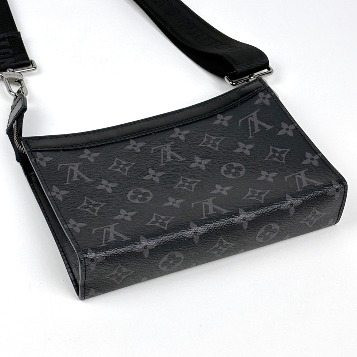 Louis Vuitton Black Monogram Eclipse Noir Monogram Eclipse Shoulder Bag (Pre-Owned)