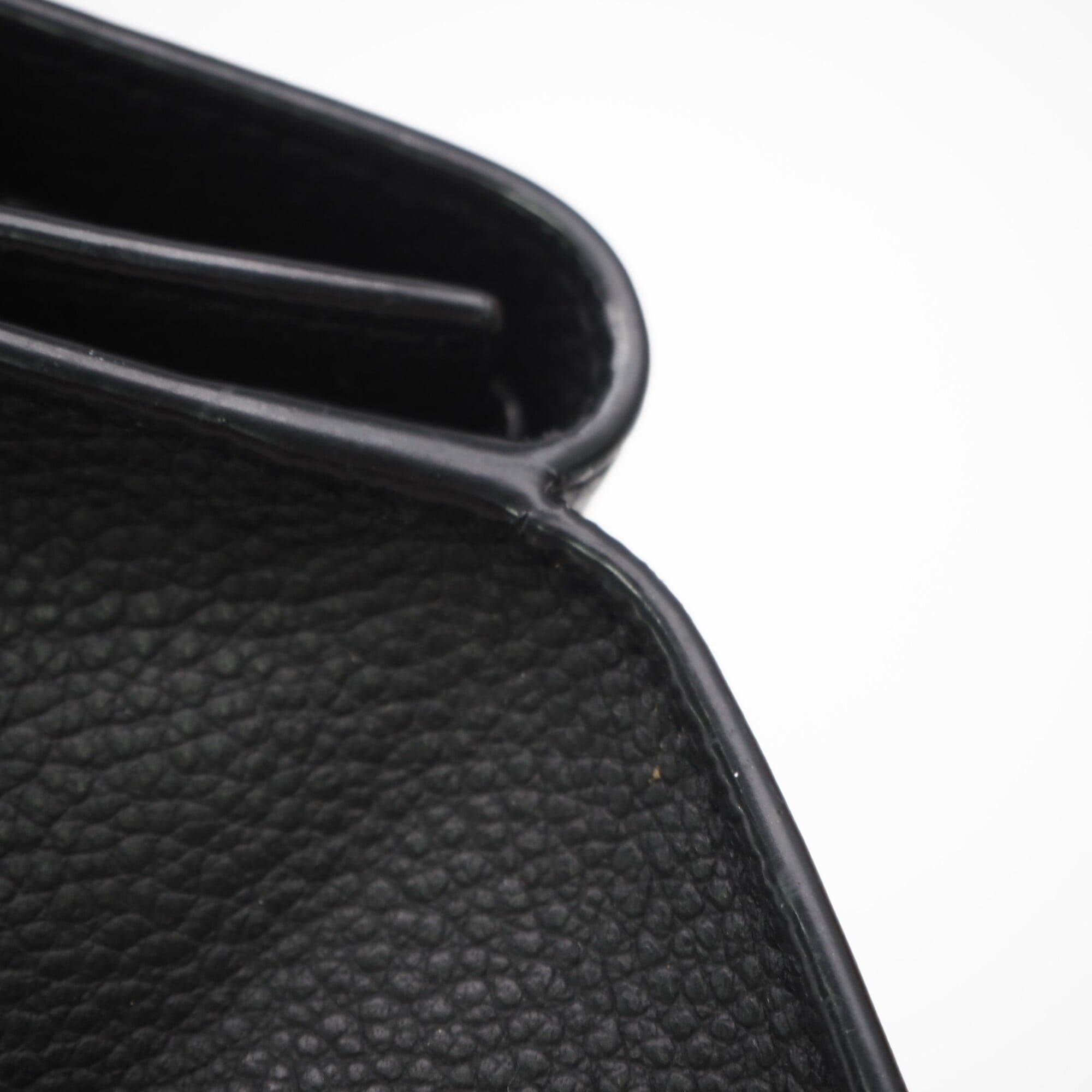 Yves Saint Laurent Black Leather Wallet (Tri-Fold) (Pre-Owned)
