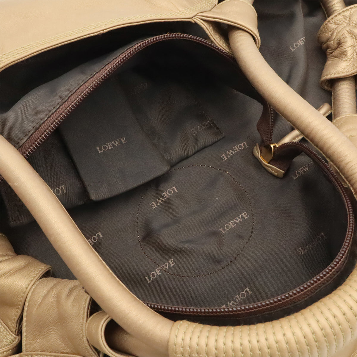 Loewe Champagne Gold Leather Handbag (Pre-Owned)