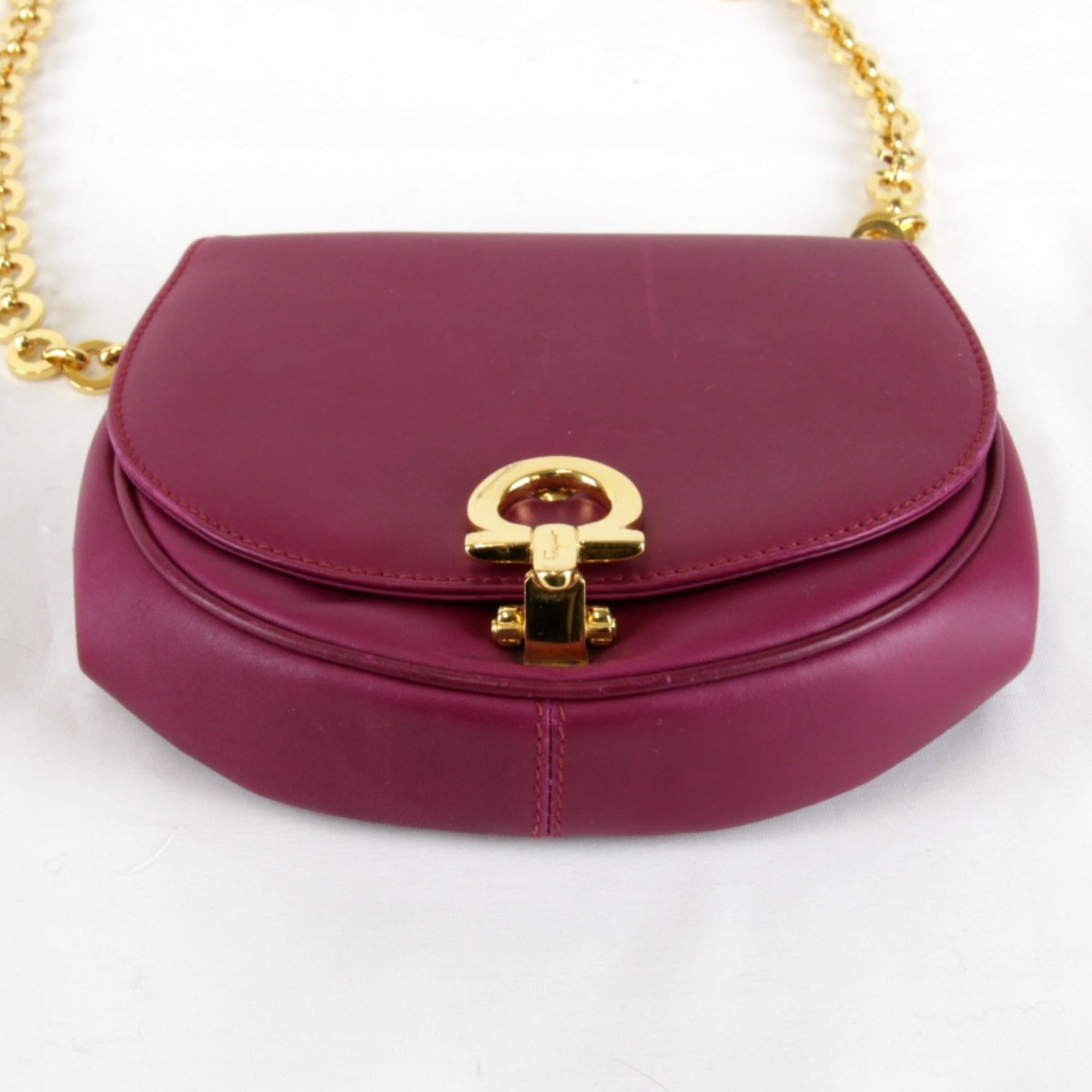 Salvatore Ferragamo Gancini Purple Leather Shoulder Bag (Pre-Owned)