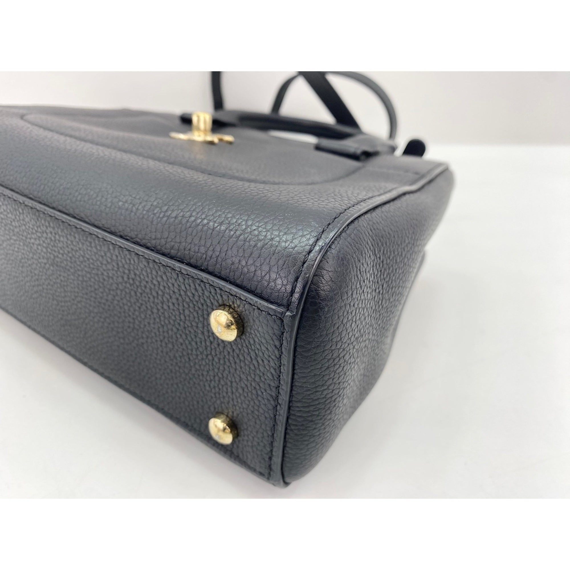 Chanel Black Handbag (Pre-Owned)