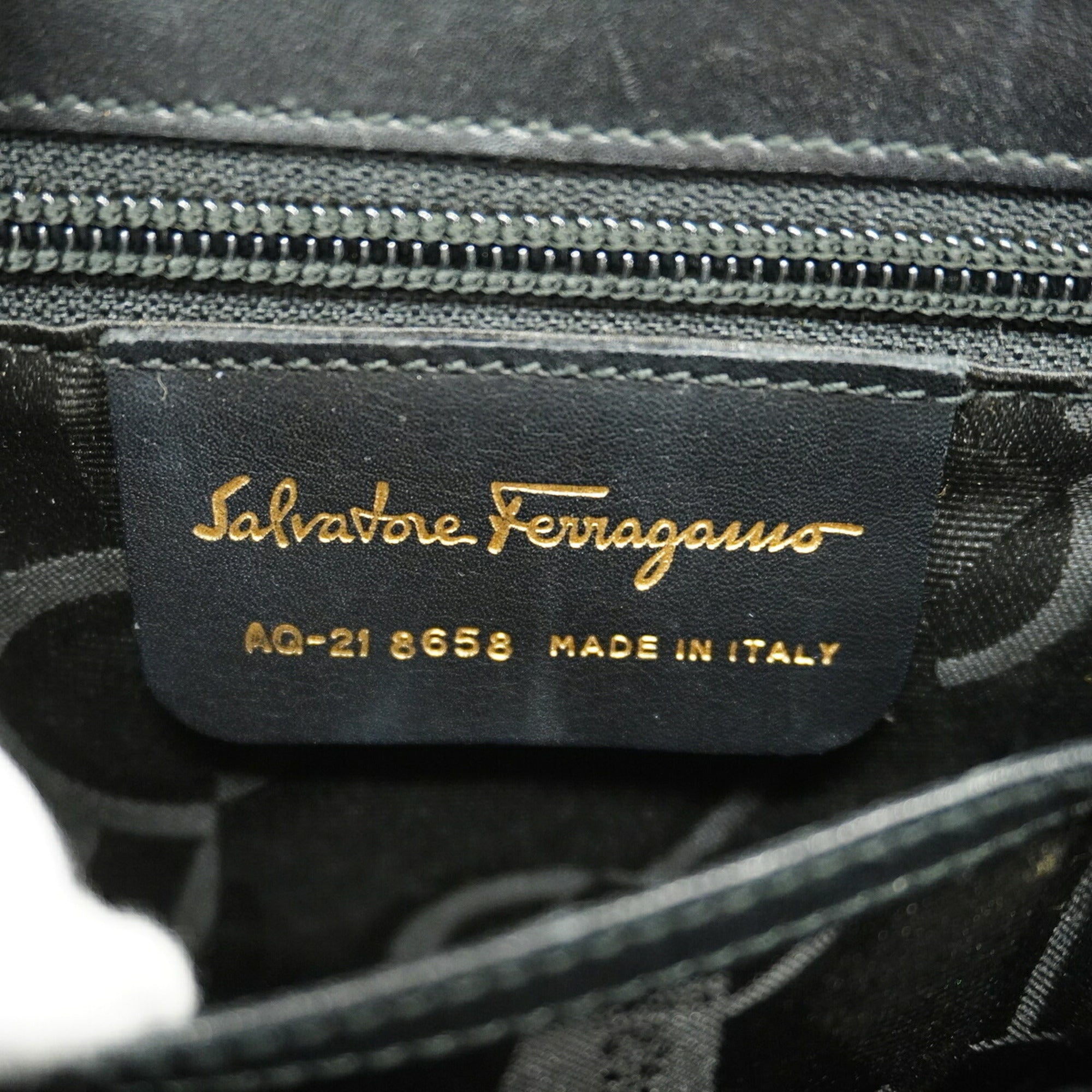 Salvatore Ferragamo Black Leather Handbag (Pre-Owned)