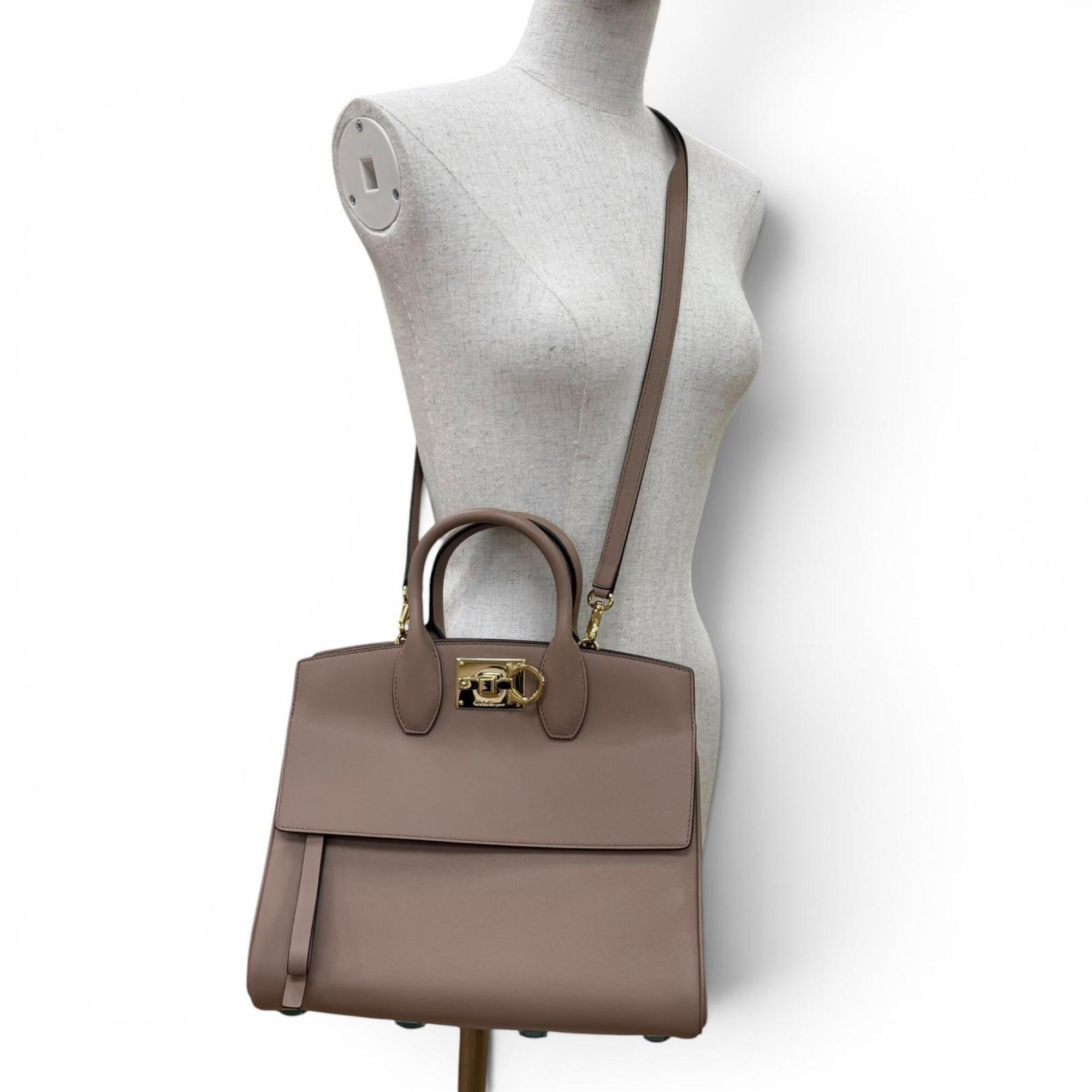 Salvatore Ferragamo Brown Leather Handbag Shoulder Bag (Pre-Owned)
