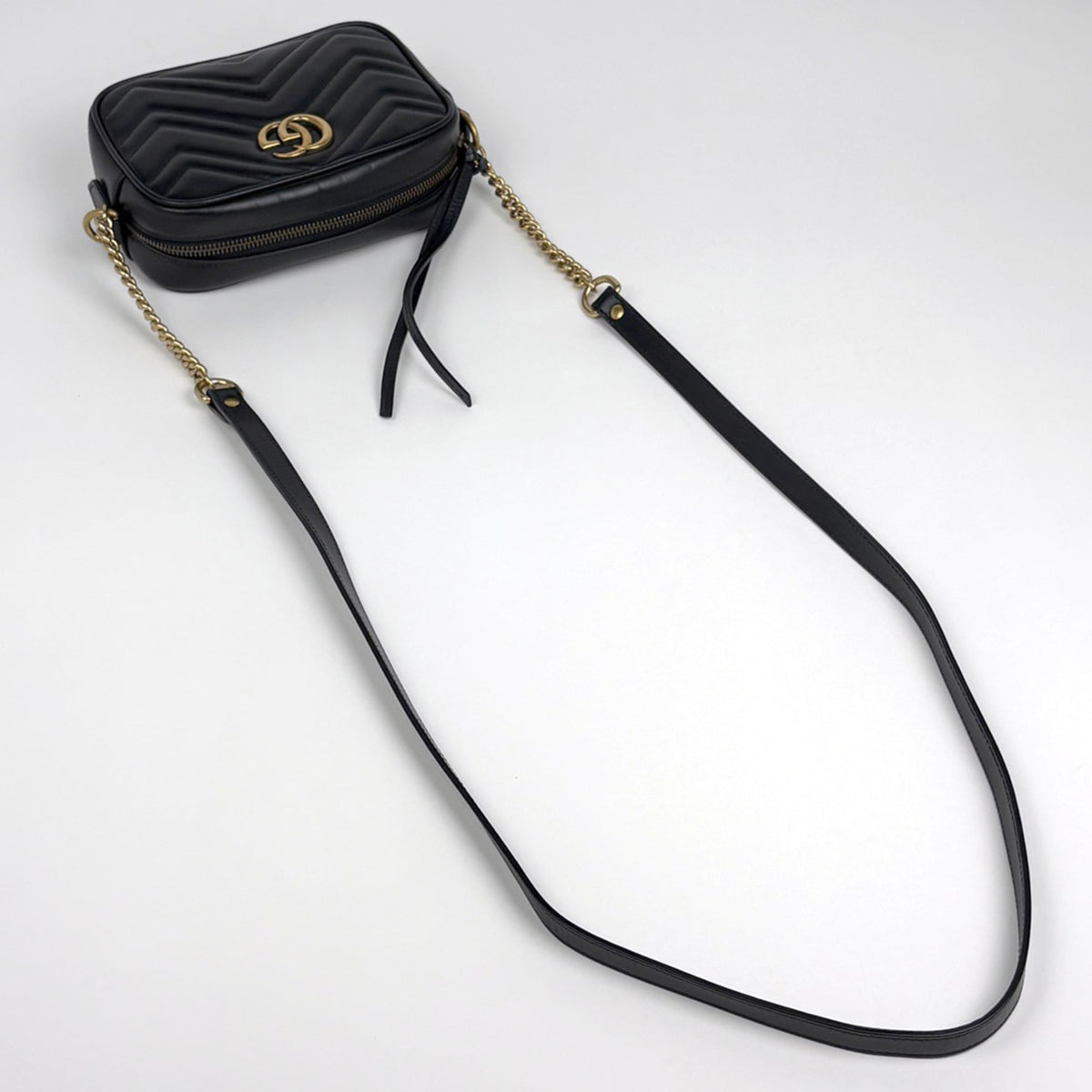 Gucci Gg Marmont Black Leather Shoulder Bag (Pre-Owned)