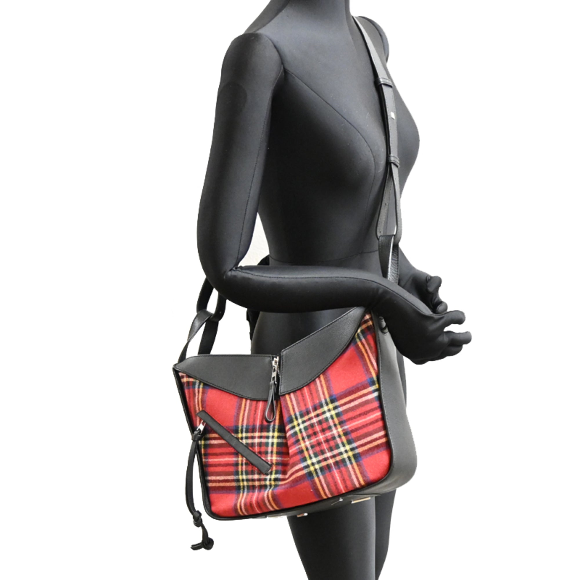 Loewe Black Multi-Color Red Color Leather Wool Shoulder Bag (Pre-Owned)