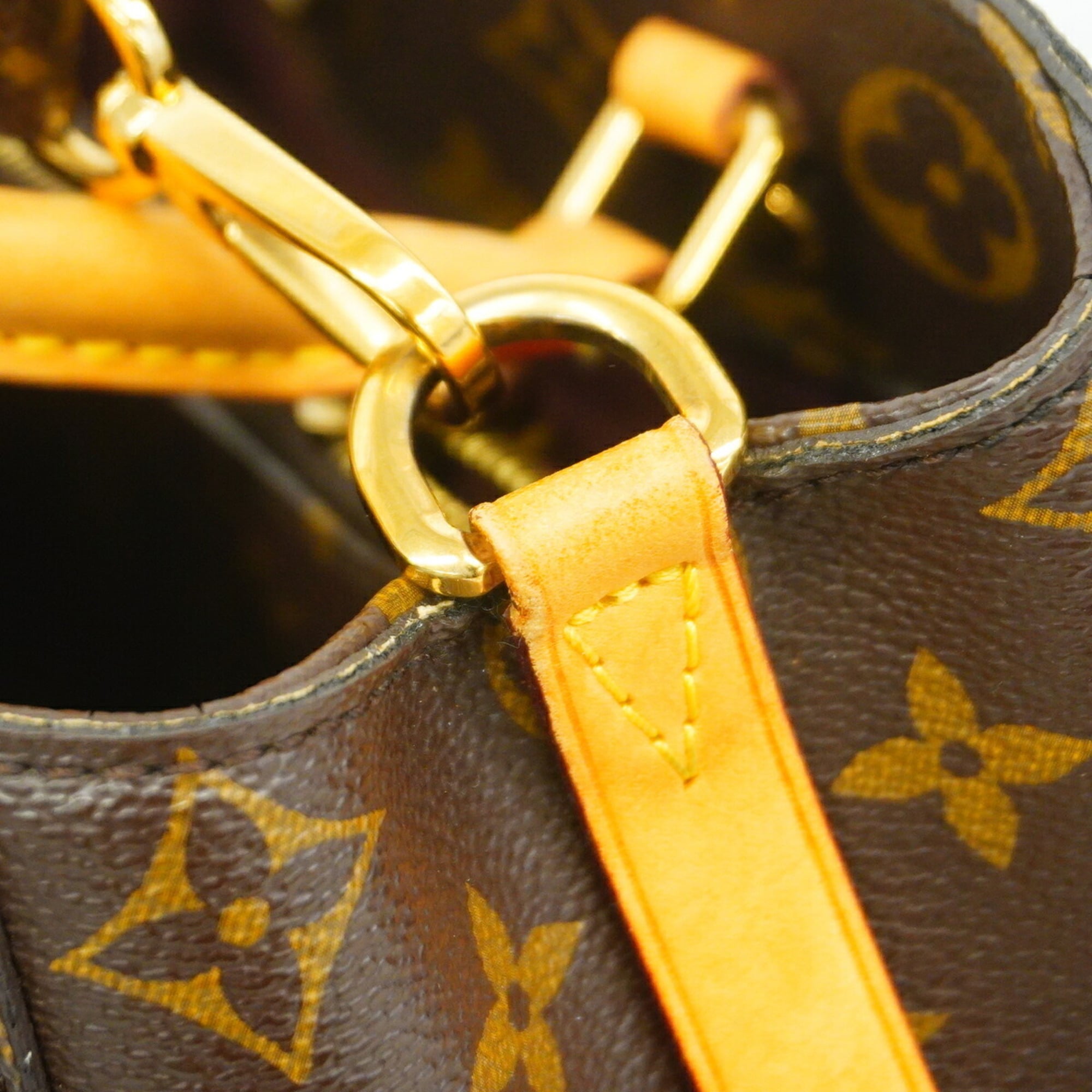 Louis Vuitton Brown Handbag (Pre-Owned)